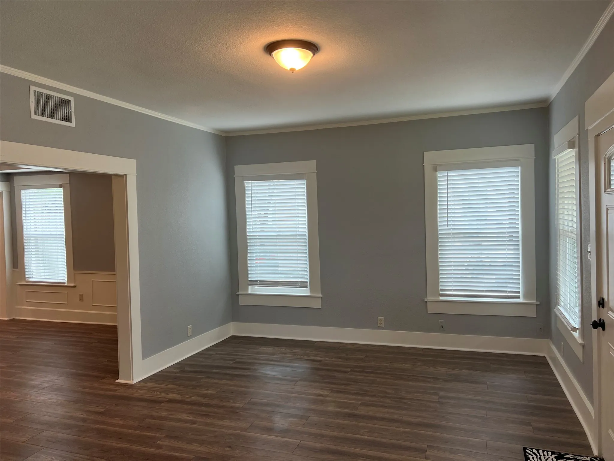 Single Family Residence For Sale in Navarro County , 1505 W Park Avenue, Corsicana, Texas 75110, 4 Bedroom, 2 Bathroom, Garage spaces, 2,448 Sqft, built in 1940, mls#21402734, Real Estate Agent in Corsicana, Homes For Sale in Navarro county, Homes For Sale in Corsicana, Realtor in Corsicana Texas, Real Estate Brokerage Independent Realty Texas, Luminita Cordes Realtor