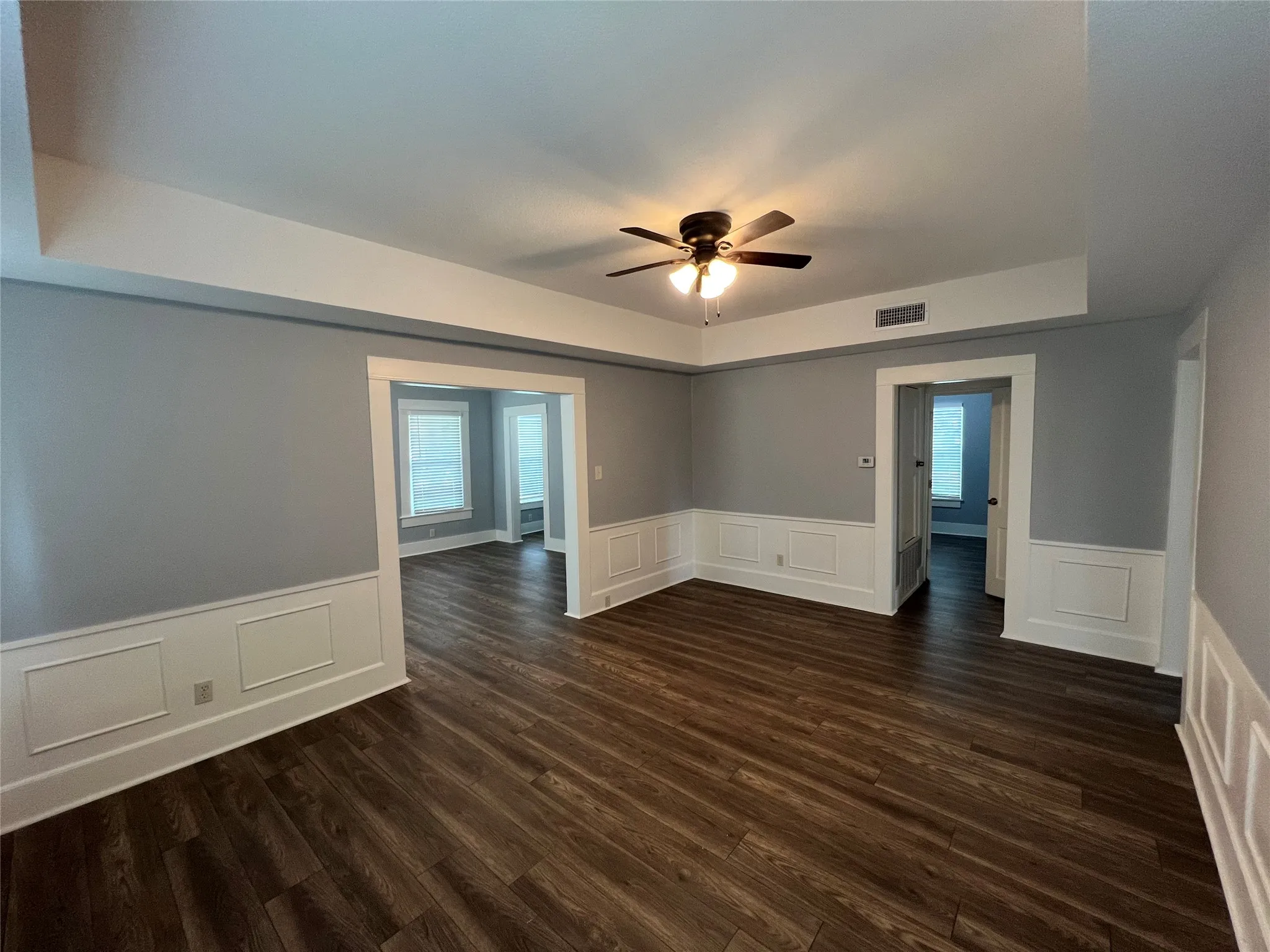 Single Family Residence For Sale in Navarro County , 1505 W Park Avenue, Corsicana, Texas 75110, 4 Bedroom, 2 Bathroom, Garage spaces, 2,448 Sqft, built in 1940, mls#21402734, Real Estate Agent in Corsicana, Homes For Sale in Navarro county, Homes For Sale in Corsicana, Realtor in Corsicana Texas, Real Estate Brokerage Independent Realty Texas, Luminita Cordes Realtor