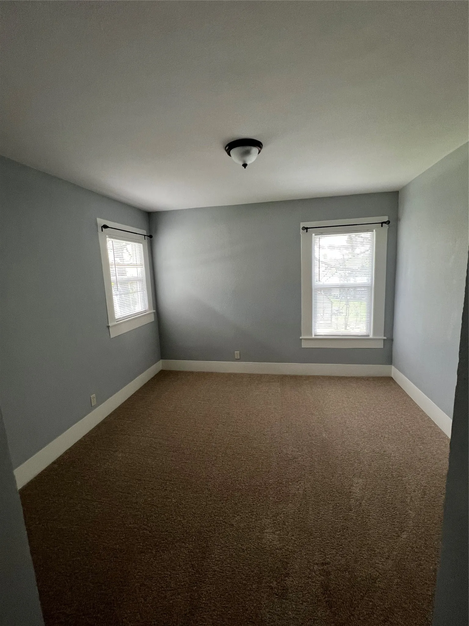 Single Family Residence For Sale in Navarro County , 1505 W Park Avenue, Corsicana, Texas 75110, 4 Bedroom, 2 Bathroom, Garage spaces, 2,448 Sqft, built in 1940, mls#21402734, Real Estate Agent in Corsicana, Homes For Sale in Navarro county, Homes For Sale in Corsicana, Realtor in Corsicana Texas, Real Estate Brokerage Independent Realty Texas, Luminita Cordes Realtor