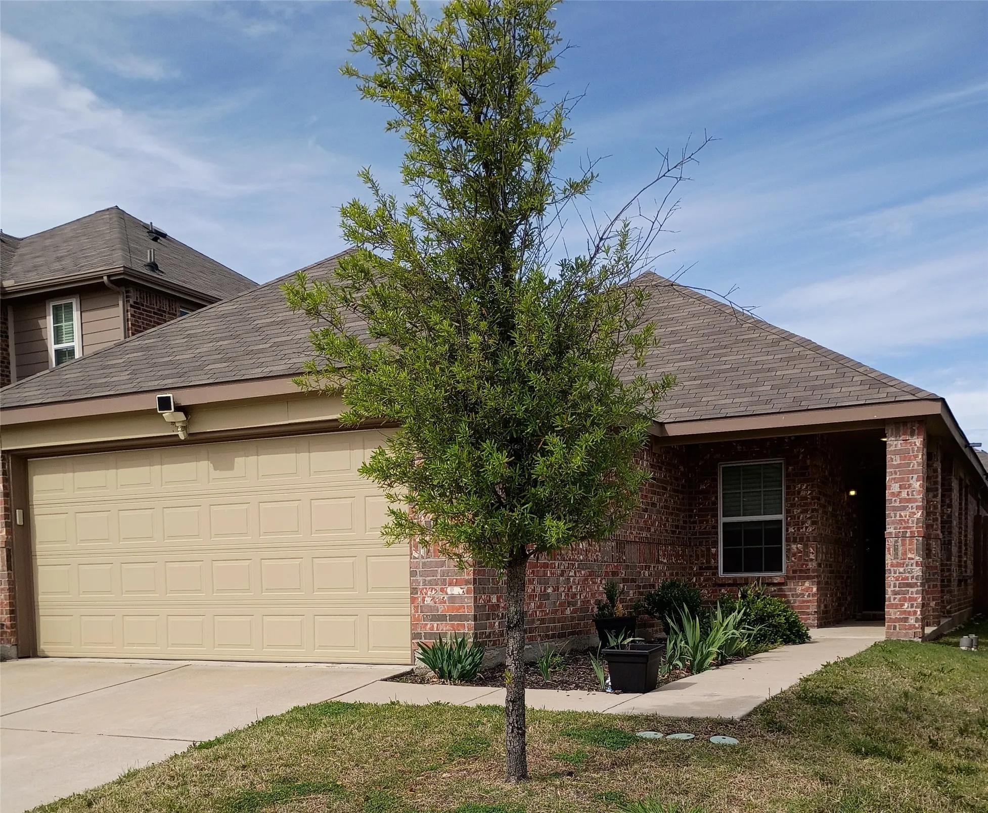 Single Family Residence For Rent in Ellis County , 3620 Judges, Ennis, Texas 75119, 3 Bedroom, 2 Bathroom, 2 Garage spaces, 1,365 Sqft, built in 2022, mls#21403028, Real Estate Agent in Ennis, Homes For Rent in Ellis county, Homes For Rent in Ennis, Realtor in Ennis Texas, Real Estate Brokerage Independent Realty Texas, Luminita Cordes Realtor