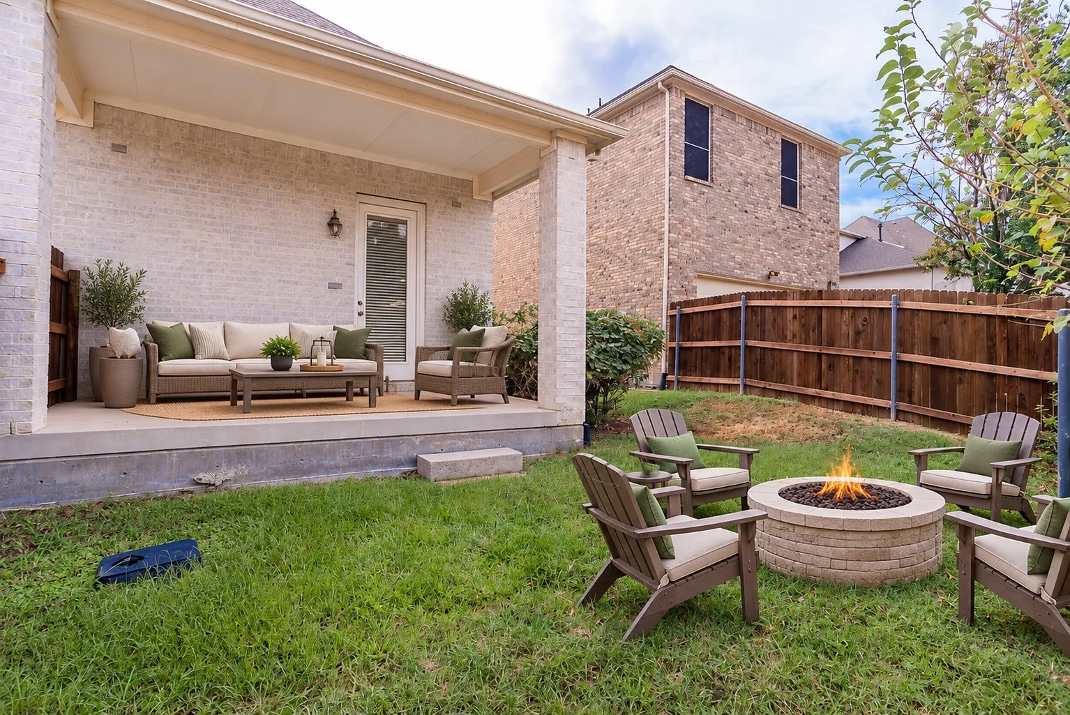 Single Family Residence For Sale in Dallas County , 3351 Garrett Drive, Irving, Texas 75062, 4 Bedroom, 4 Bathroom, 2 Garage spaces, 3,401 Sqft, built in 2003, mls#21402850, Real Estate Agent in Irving, Homes For Sale in Dallas county, Homes For Sale in Irving, Realtor in Irving Texas, Real Estate Brokerage Independent Realty Texas, Luminita Cordes Realtor