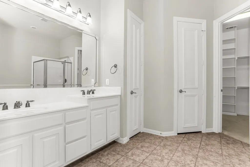 Single Family Residence For Sale in Dallas County , 3351 Garrett Drive, Irving, Texas 75062, 4 Bedroom, 4 Bathroom, 2 Garage spaces, 3,401 Sqft, built in 2003, mls#21402850, Real Estate Agent in Irving, Homes For Sale in Dallas county, Homes For Sale in Irving, Realtor in Irving Texas, Real Estate Brokerage Independent Realty Texas, Luminita Cordes Realtor