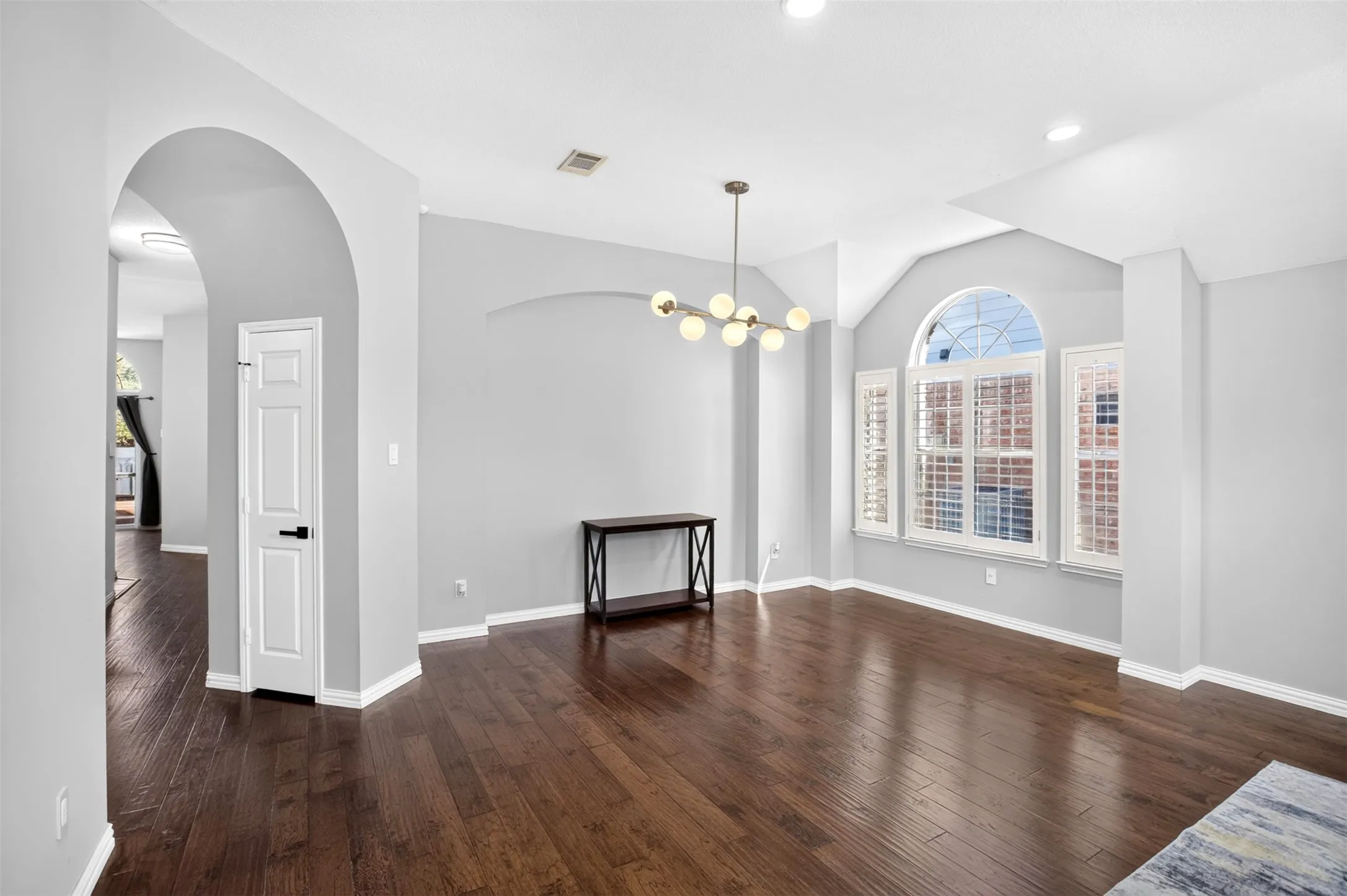 Single Family Residence For Rent in Collin County , 10908 Shadow Brook Lane, Frisco, Texas 75035, 4 Bedroom, 2 Bathroom, 2 Garage spaces, 2,127 Sqft, built in 1999, mls#21403033, Real Estate Agent in Frisco, Homes For Rent in Collin county, Homes For Rent in Frisco, Realtor in Frisco Texas, Real Estate Brokerage Independent Realty Texas, Luminita Cordes Realtor