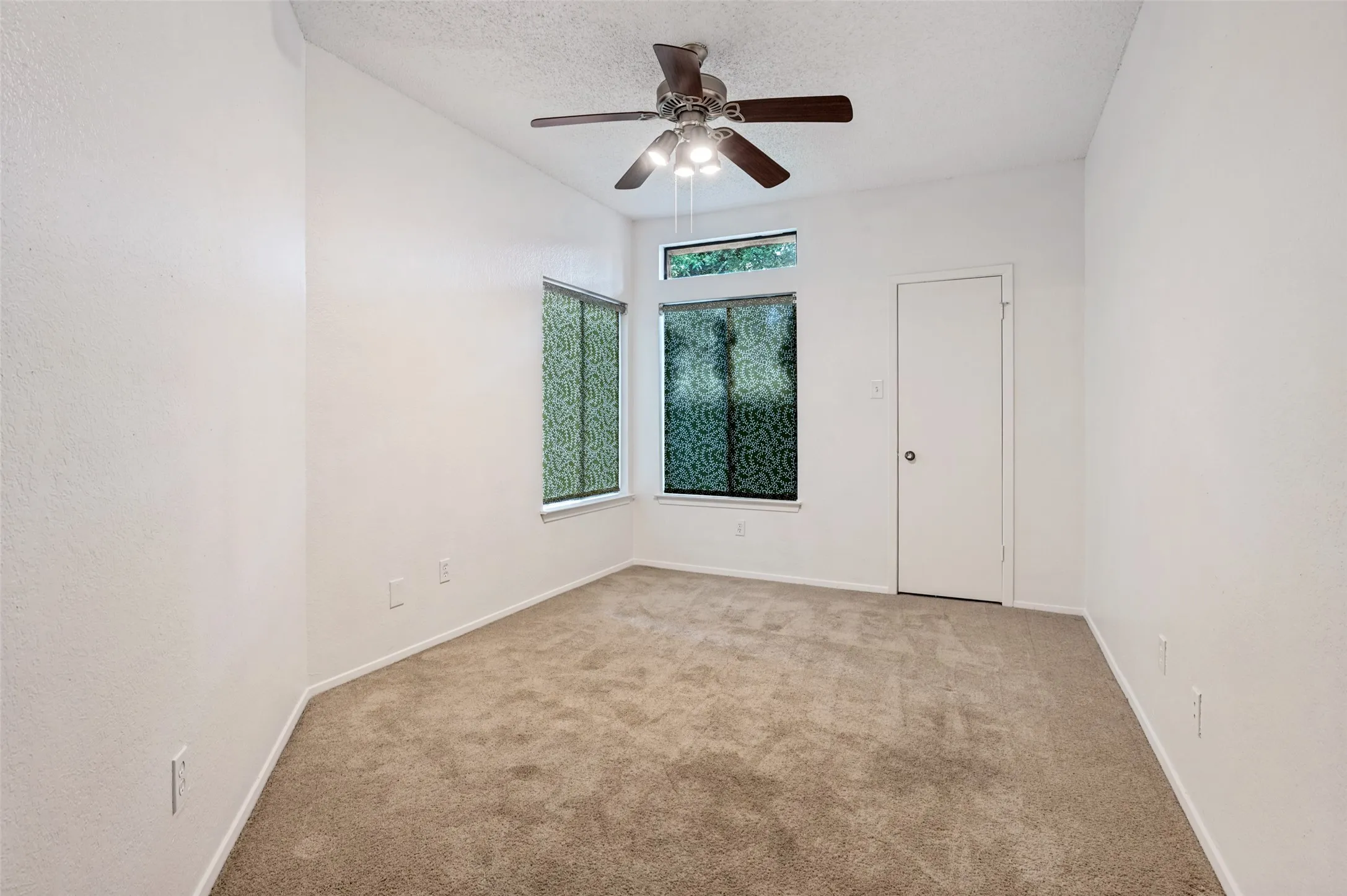 Condominium For Rent in Dallas County , 5550 SPRING VALLEY f22, Dallas, Texas 75254, 2 Bedroom, 2 Bathroom, Garage spaces, 1,012 Sqft, built in 1983, mls#21403030, Real Estate Agent in Dallas, Homes For Rent in Dallas county, Homes For Rent in Dallas, Realtor in Dallas Texas, Real Estate Brokerage Independent Realty Texas, Luminita Cordes Realtor