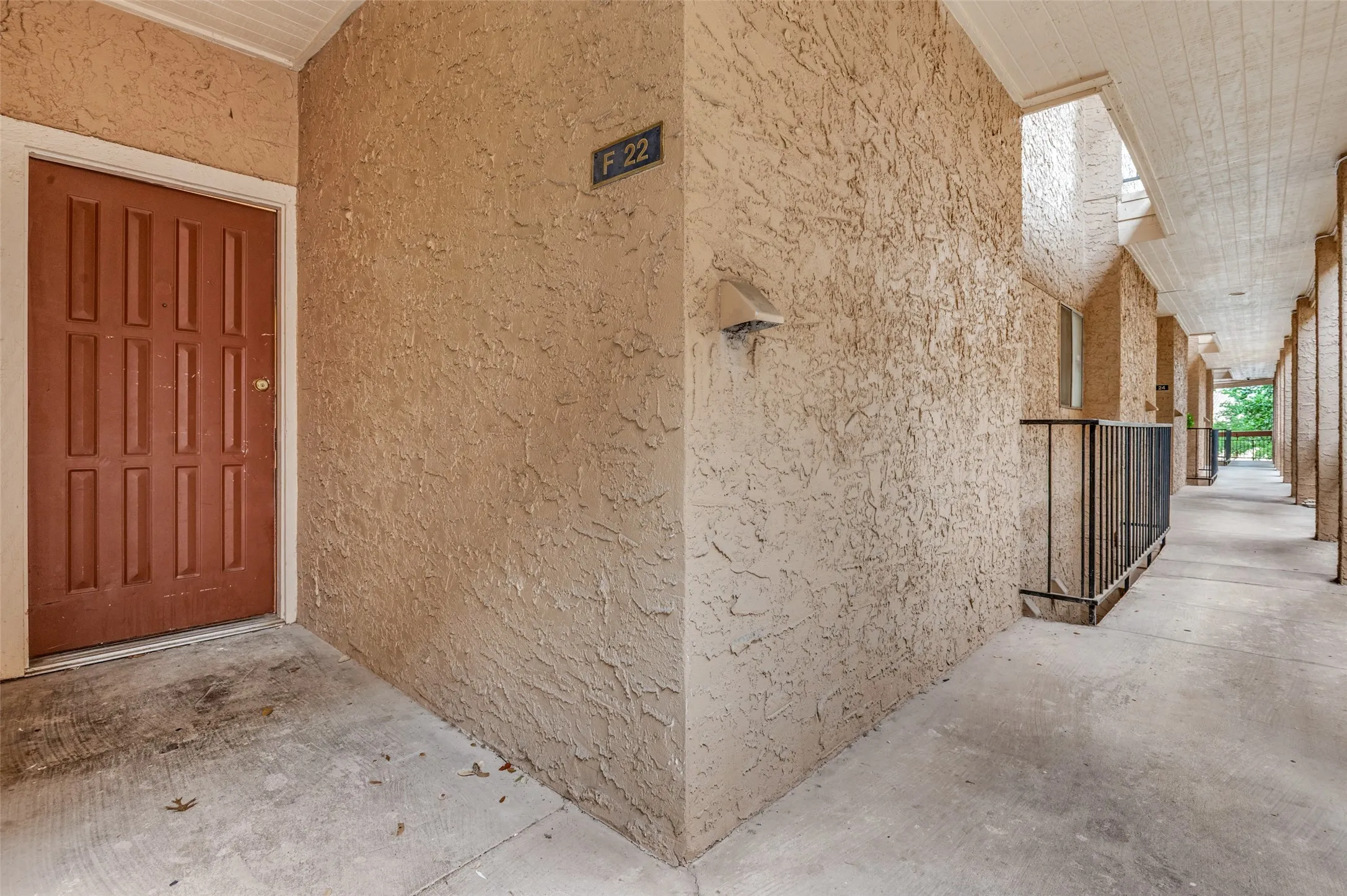 Condominium For Rent in Dallas County , 5550 SPRING VALLEY f22, Dallas, Texas 75254, 2 Bedroom, 2 Bathroom, Garage spaces, 1,012 Sqft, built in 1983, mls#21403030, Real Estate Agent in Dallas, Homes For Rent in Dallas county, Homes For Rent in Dallas, Realtor in Dallas Texas, Real Estate Brokerage Independent Realty Texas, Luminita Cordes Realtor