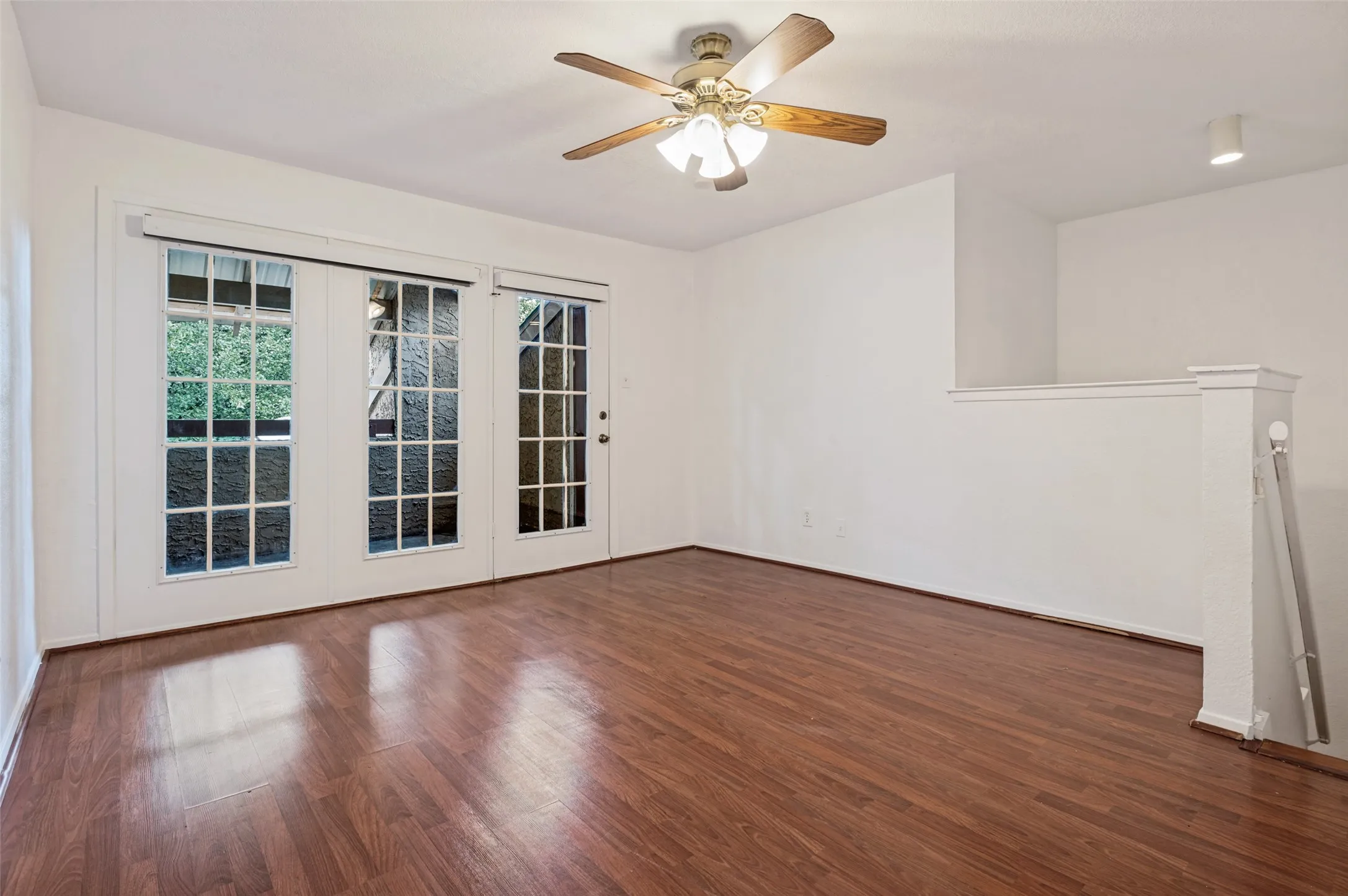 Condominium For Rent in Dallas County , 5550 SPRING VALLEY f22, Dallas, Texas 75254, 2 Bedroom, 2 Bathroom, Garage spaces, 1,012 Sqft, built in 1983, mls#21403030, Real Estate Agent in Dallas, Homes For Rent in Dallas county, Homes For Rent in Dallas, Realtor in Dallas Texas, Real Estate Brokerage Independent Realty Texas, Luminita Cordes Realtor