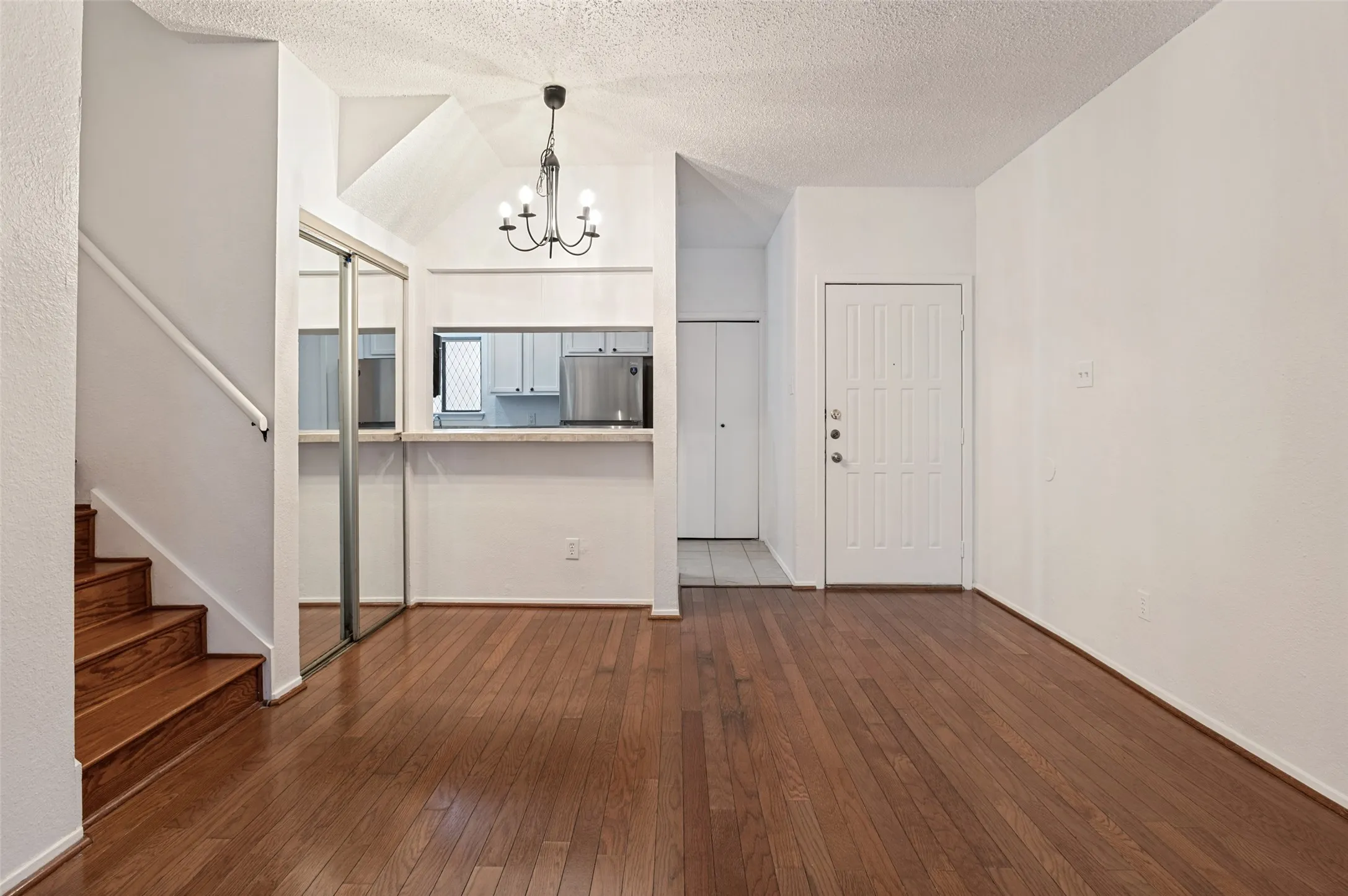 Condominium For Rent in Dallas County , 5550 SPRING VALLEY f22, Dallas, Texas 75254, 2 Bedroom, 2 Bathroom, Garage spaces, 1,012 Sqft, built in 1983, mls#21403030, Real Estate Agent in Dallas, Homes For Rent in Dallas county, Homes For Rent in Dallas, Realtor in Dallas Texas, Real Estate Brokerage Independent Realty Texas, Luminita Cordes Realtor