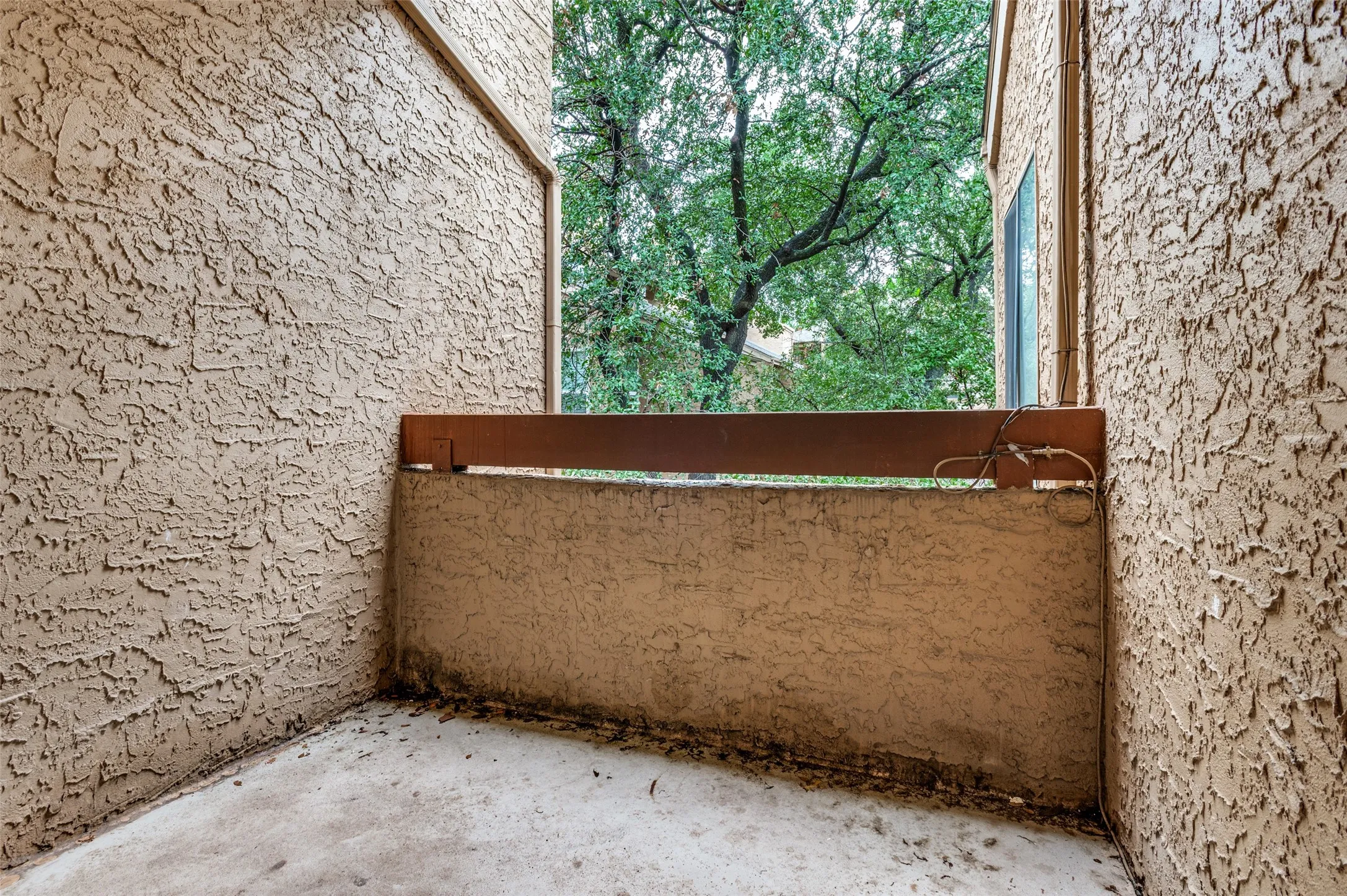 Condominium For Rent in Dallas County , 5550 SPRING VALLEY f22, Dallas, Texas 75254, 2 Bedroom, 2 Bathroom, Garage spaces, 1,012 Sqft, built in 1983, mls#21403030, Real Estate Agent in Dallas, Homes For Rent in Dallas county, Homes For Rent in Dallas, Realtor in Dallas Texas, Real Estate Brokerage Independent Realty Texas, Luminita Cordes Realtor