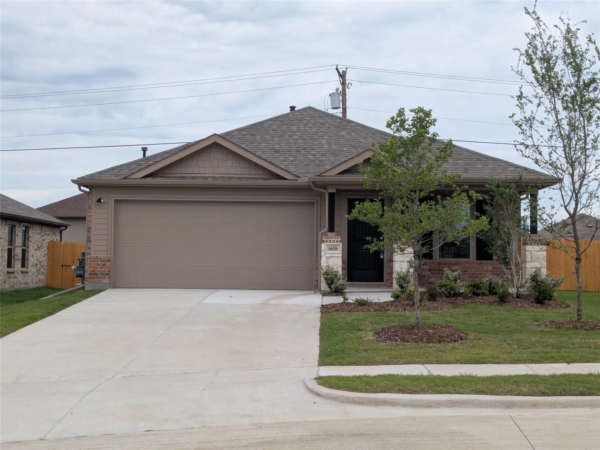 Single Family Residence For Rent in Hunt County , 6606 Pattison Lane, Greenville, Texas 75402, 3 Bedroom, 2 Bathroom, 2 Garage spaces, 1,460 Sqft, built in 2025, mls#21401719, Real Estate Agent in Greenville, Homes For Rent in Hunt county, Homes For Rent in Greenville, Realtor in Greenville Texas, Real Estate Brokerage Independent Realty Texas, Luminita Cordes Realtor