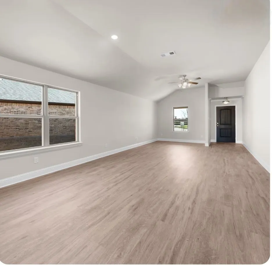 Spacious Living and dinning room