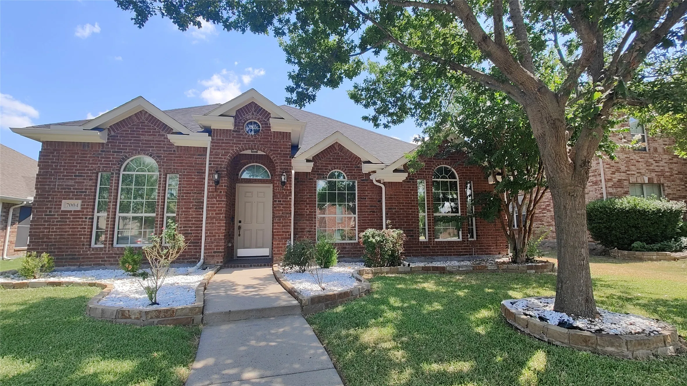 Single Family Residence For Rent in Collin County , 7004 Canyonbrook Drive, Plano, Texas 75074, 4 Bedroom, 2 Bathroom, 2 Garage spaces, 2,268 Sqft, built in 2006, mls#21400588, Real Estate Agent in Plano, Homes For Rent in Collin county, Homes For Rent in Plano, Realtor in Plano Texas, Real Estate Brokerage Independent Realty Texas, Luminita Cordes Realtor