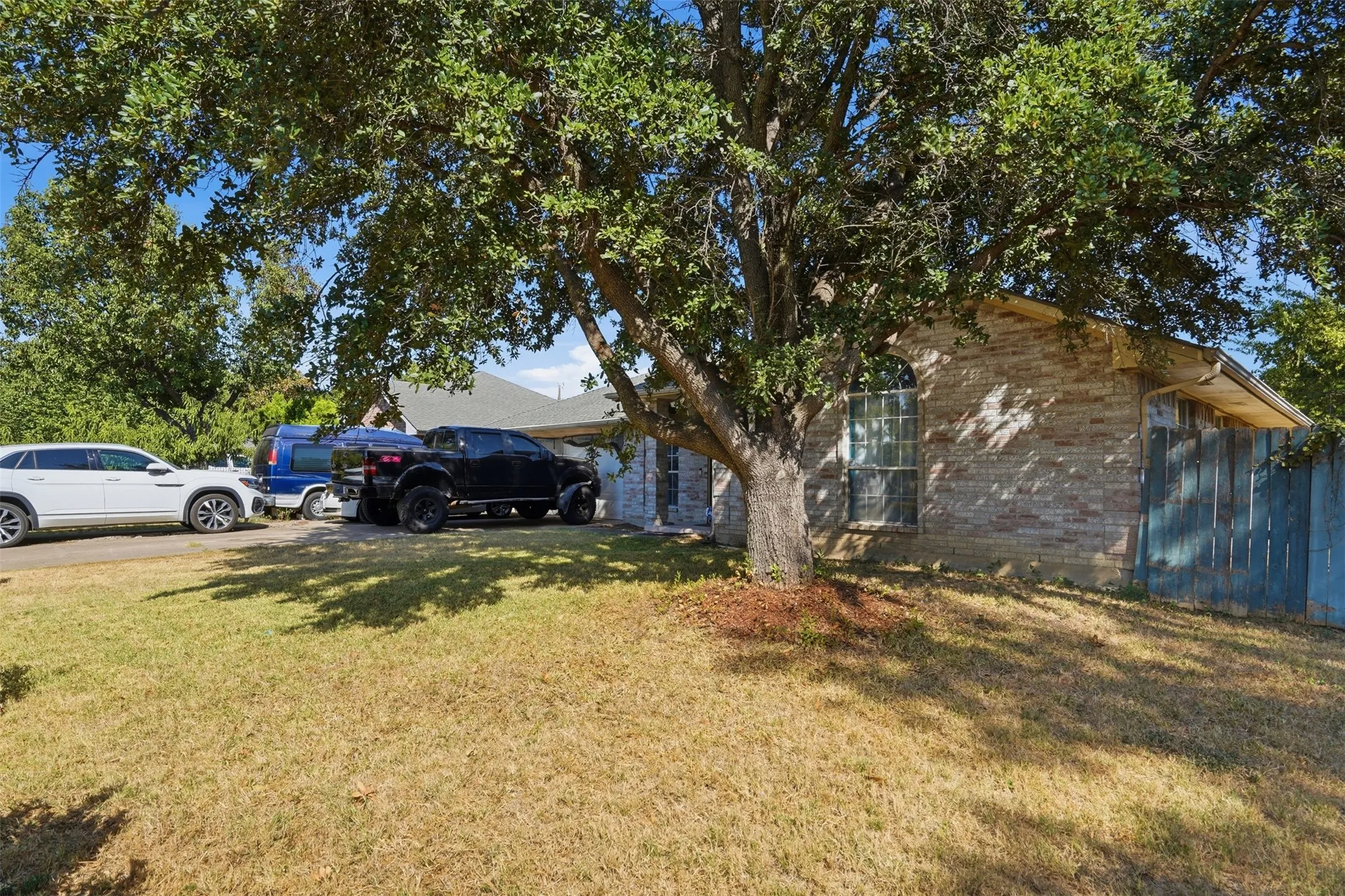 Single Family Residence For Sale in Dallas County , 3534 Poquita Drive, Dallas, Texas 75220, 2 Bedroom, 2 Bathroom, 2 Garage spaces, 1,150 Sqft, built in 1994, mls#21365855, Real Estate Agent in Dallas, Homes For Sale in Dallas county, Homes For Sale in Dallas, Realtor in Dallas Texas, Real Estate Brokerage Independent Realty Texas, Luminita Cordes Realtor