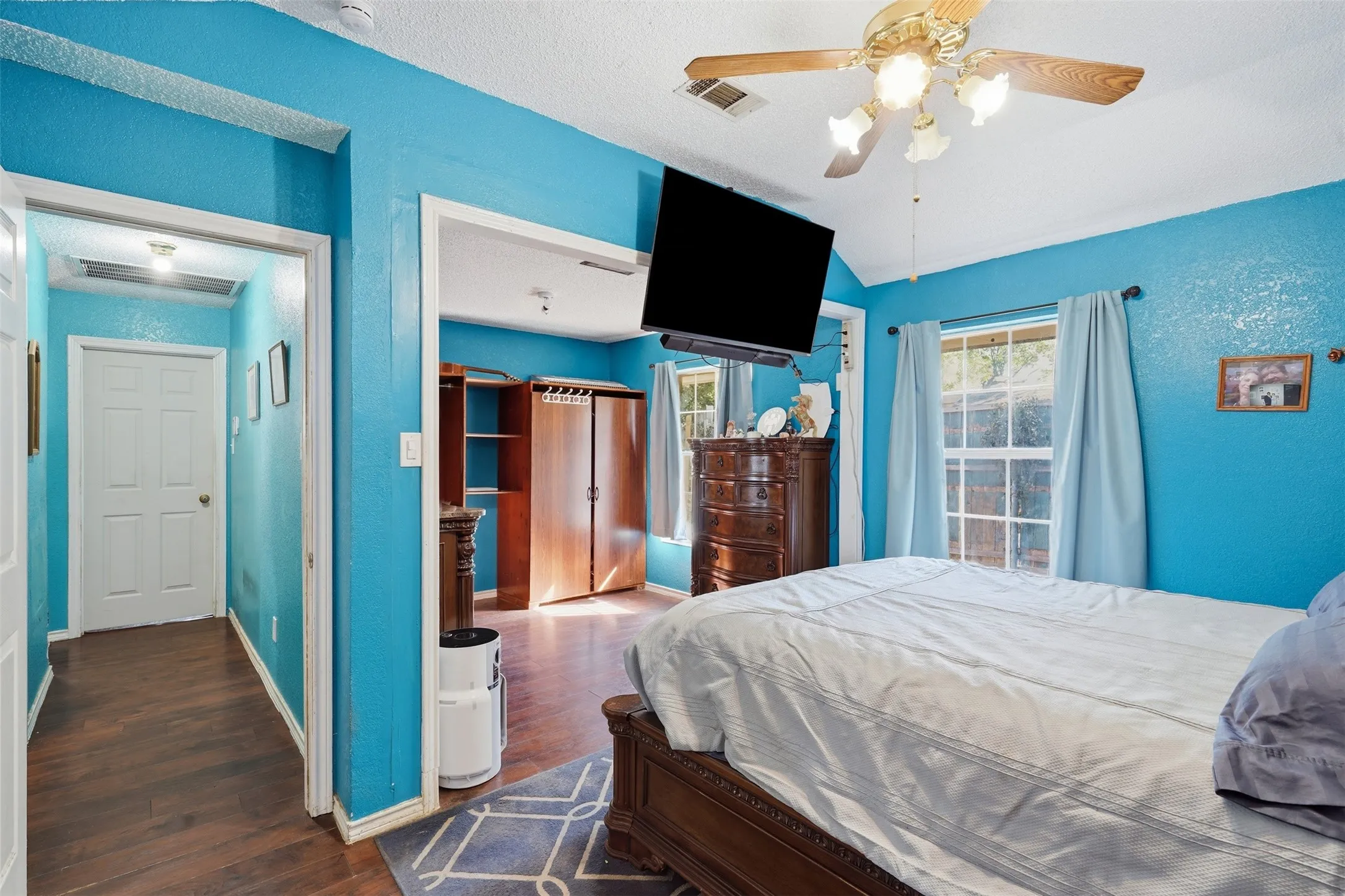 Primary suite