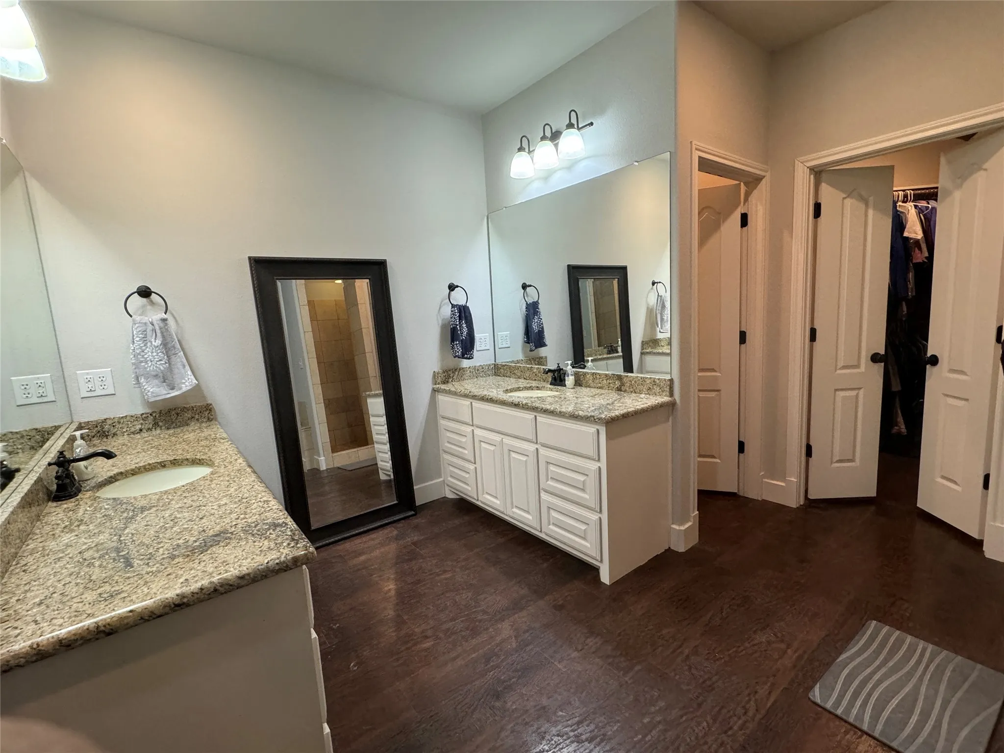Single Family Residence For Rent in Rains County , 251 Rs County Road 3430, Emory, Texas 75440, 5 Bedroom, 5 Bathroom, 2 Garage spaces, 4,887 Sqft, built in 2015, mls#21403044, Real Estate Agent in Emory, Homes For Rent in Rains county, Homes For Rent in Emory, Realtor in Emory Texas, Real Estate Brokerage Independent Realty Texas, Luminita Cordes Realtor