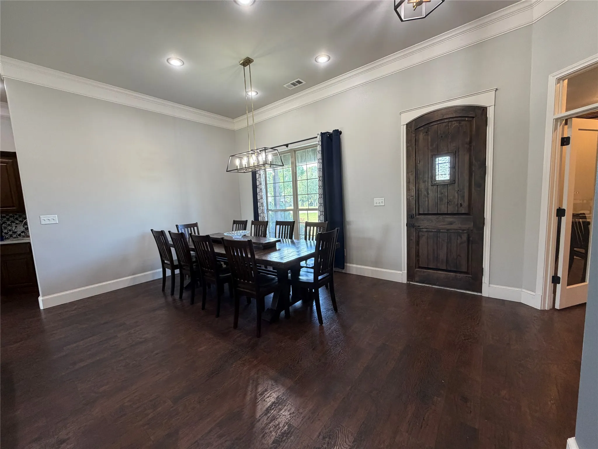 Single Family Residence For Rent in Rains County , 251 Rs County Road 3430, Emory, Texas 75440, 5 Bedroom, 5 Bathroom, 2 Garage spaces, 4,887 Sqft, built in 2015, mls#21403044, Real Estate Agent in Emory, Homes For Rent in Rains county, Homes For Rent in Emory, Realtor in Emory Texas, Real Estate Brokerage Independent Realty Texas, Luminita Cordes Realtor