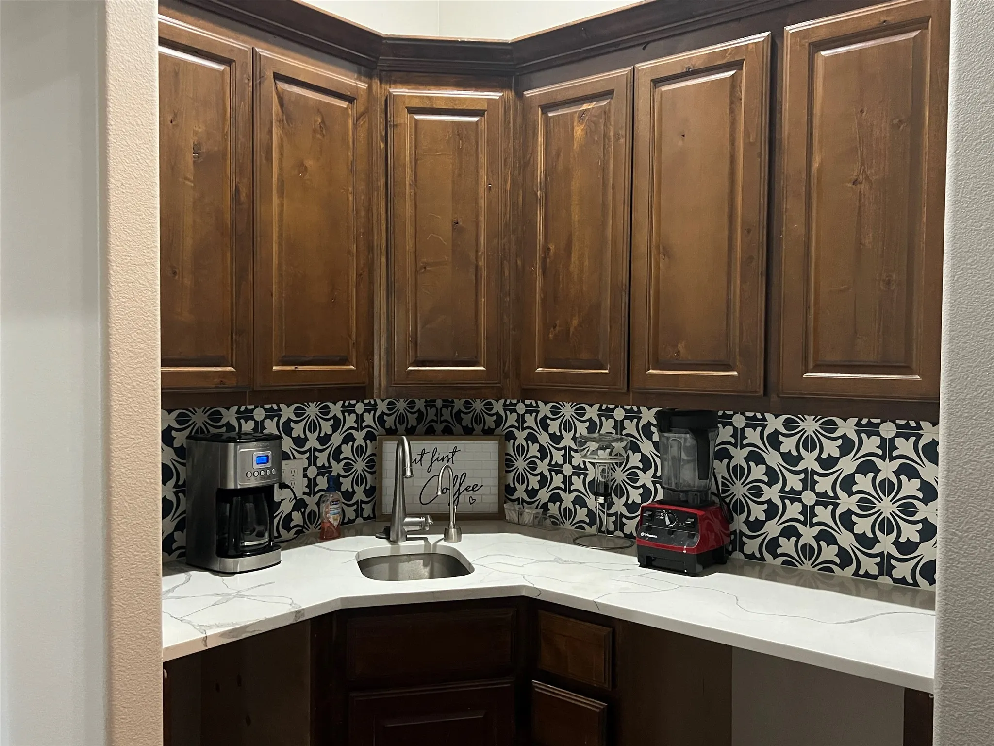 Single Family Residence For Rent in Rains County , 251 Rs County Road 3430, Emory, Texas 75440, 5 Bedroom, 5 Bathroom, 2 Garage spaces, 4,887 Sqft, built in 2015, mls#21403044, Real Estate Agent in Emory, Homes For Rent in Rains county, Homes For Rent in Emory, Realtor in Emory Texas, Real Estate Brokerage Independent Realty Texas, Luminita Cordes Realtor