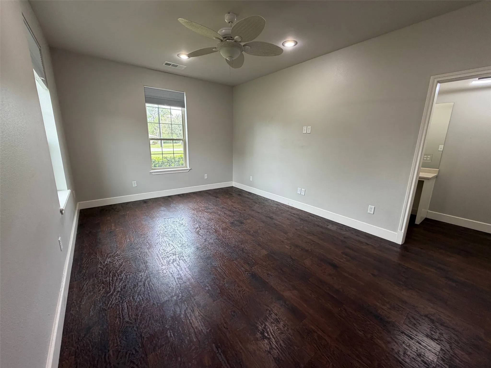 Single Family Residence For Rent in Rains County , 251 Rs County Road 3430, Emory, Texas 75440, 5 Bedroom, 5 Bathroom, 2 Garage spaces, 4,887 Sqft, built in 2015, mls#21403044, Real Estate Agent in Emory, Homes For Rent in Rains county, Homes For Rent in Emory, Realtor in Emory Texas, Real Estate Brokerage Independent Realty Texas, Luminita Cordes Realtor