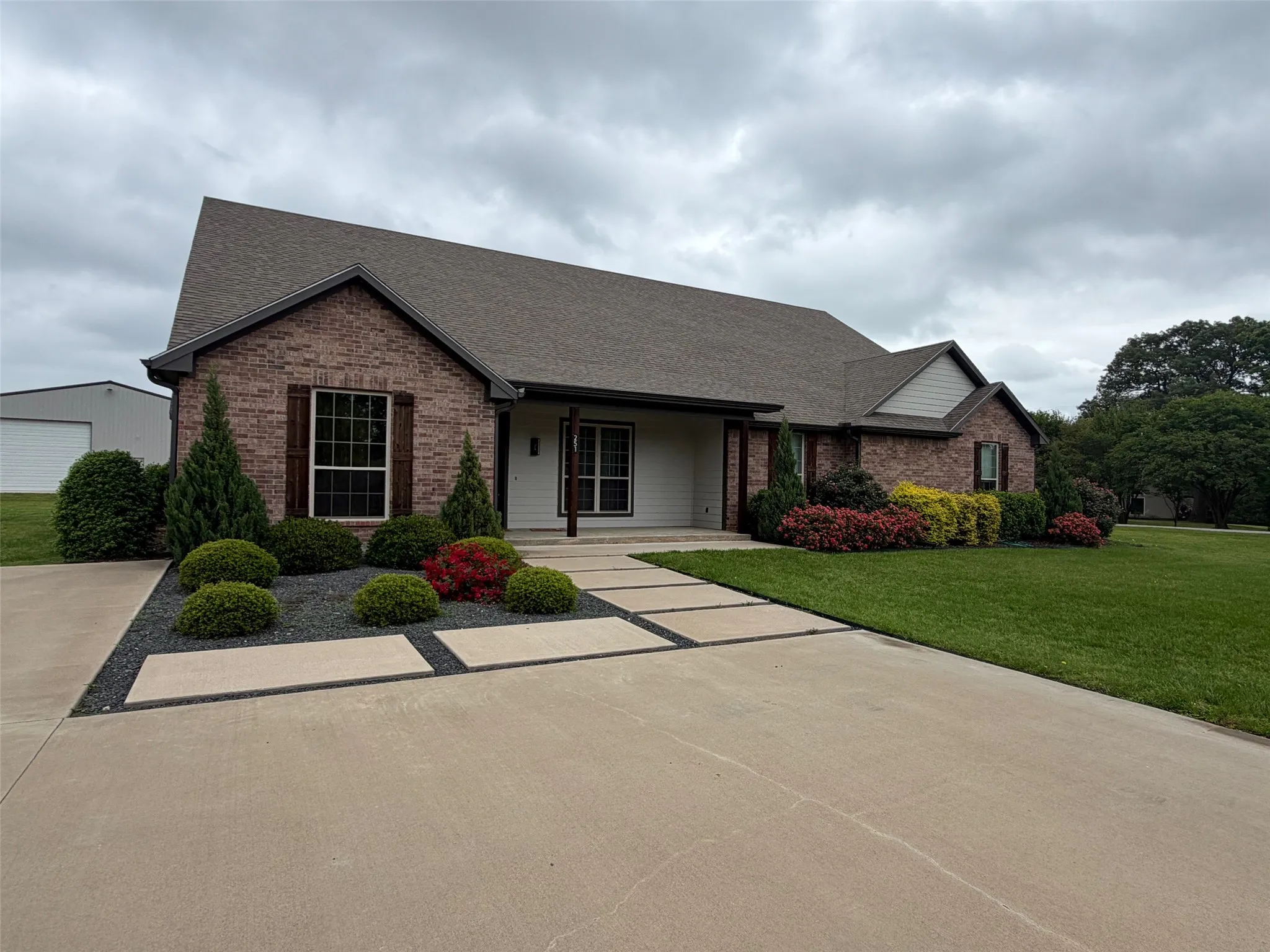 Single Family Residence For Rent in Rains County , 251 Rs County Road 3430, Emory, Texas 75440, 5 Bedroom, 5 Bathroom, 2 Garage spaces, 4,887 Sqft, built in 2015, mls#21403044, Real Estate Agent in Emory, Homes For Rent in Rains county, Homes For Rent in Emory, Realtor in Emory Texas, Real Estate Brokerage Independent Realty Texas, Luminita Cordes Realtor