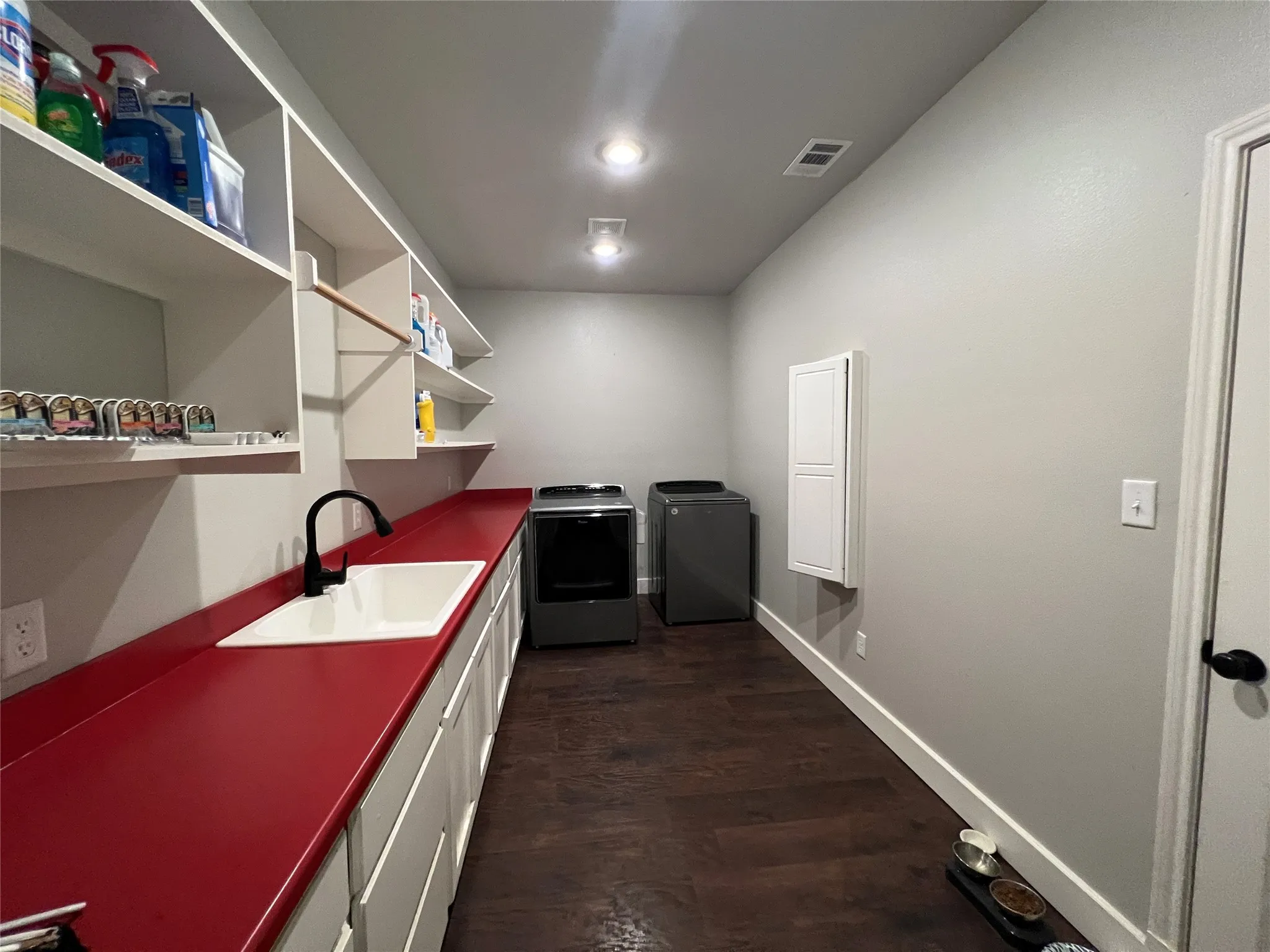 Single Family Residence For Rent in Rains County , 251 Rs County Road 3430, Emory, Texas 75440, 5 Bedroom, 5 Bathroom, 2 Garage spaces, 4,887 Sqft, built in 2015, mls#21403044, Real Estate Agent in Emory, Homes For Rent in Rains county, Homes For Rent in Emory, Realtor in Emory Texas, Real Estate Brokerage Independent Realty Texas, Luminita Cordes Realtor