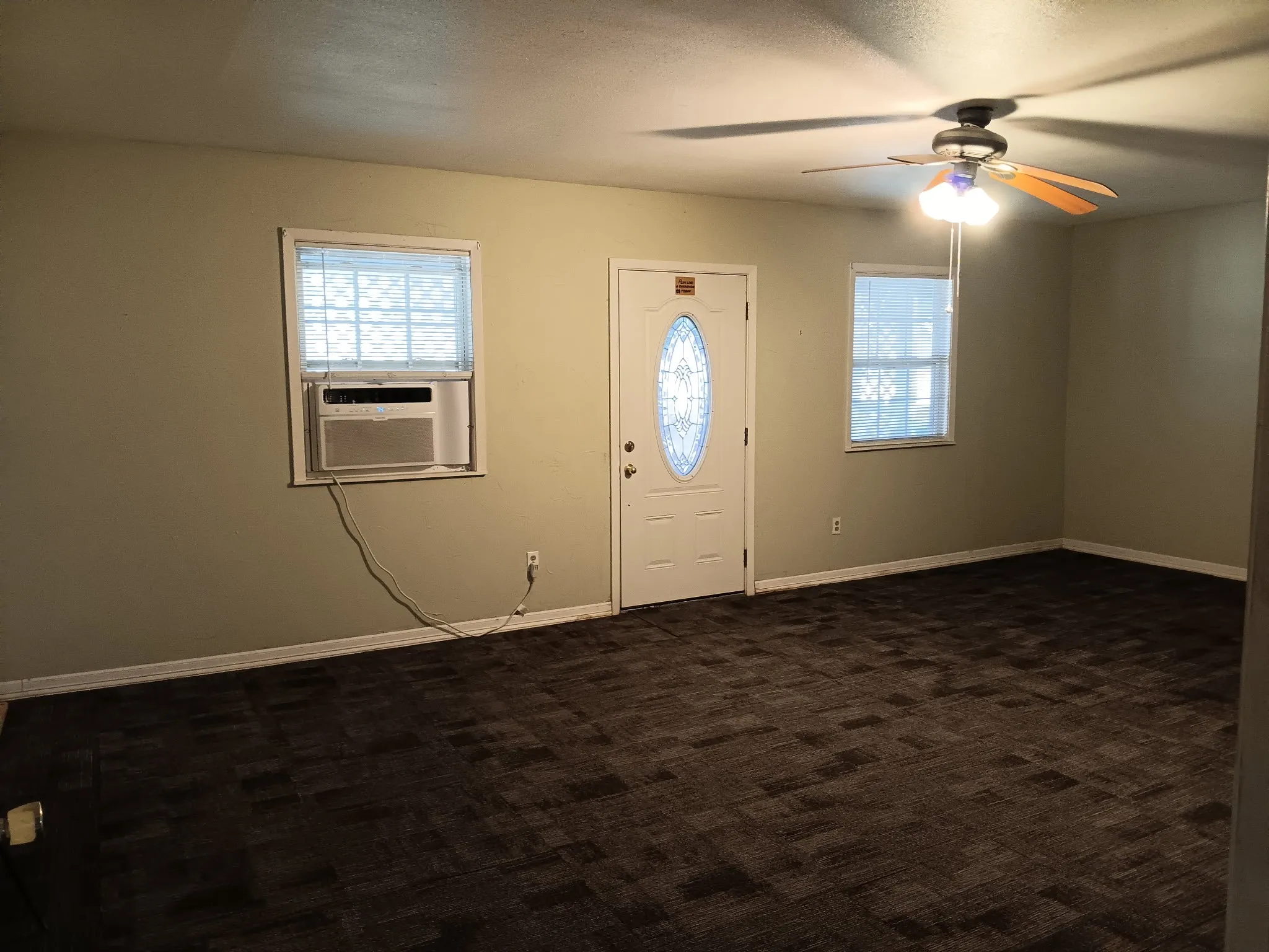 Single Family Residence For Sale in Comanche County , 100 Pecan Street, Gustine, Texas 76455, 3 Bedroom, 2 Bathroom, Garage spaces, 2,912 Sqft, built in 1975, mls#21396953, Real Estate Agent in Gustine, Homes For Sale in Comanche county, Homes For Sale in Gustine, Realtor in Gustine Texas, Real Estate Brokerage Independent Realty Texas, Luminita Cordes Realtor