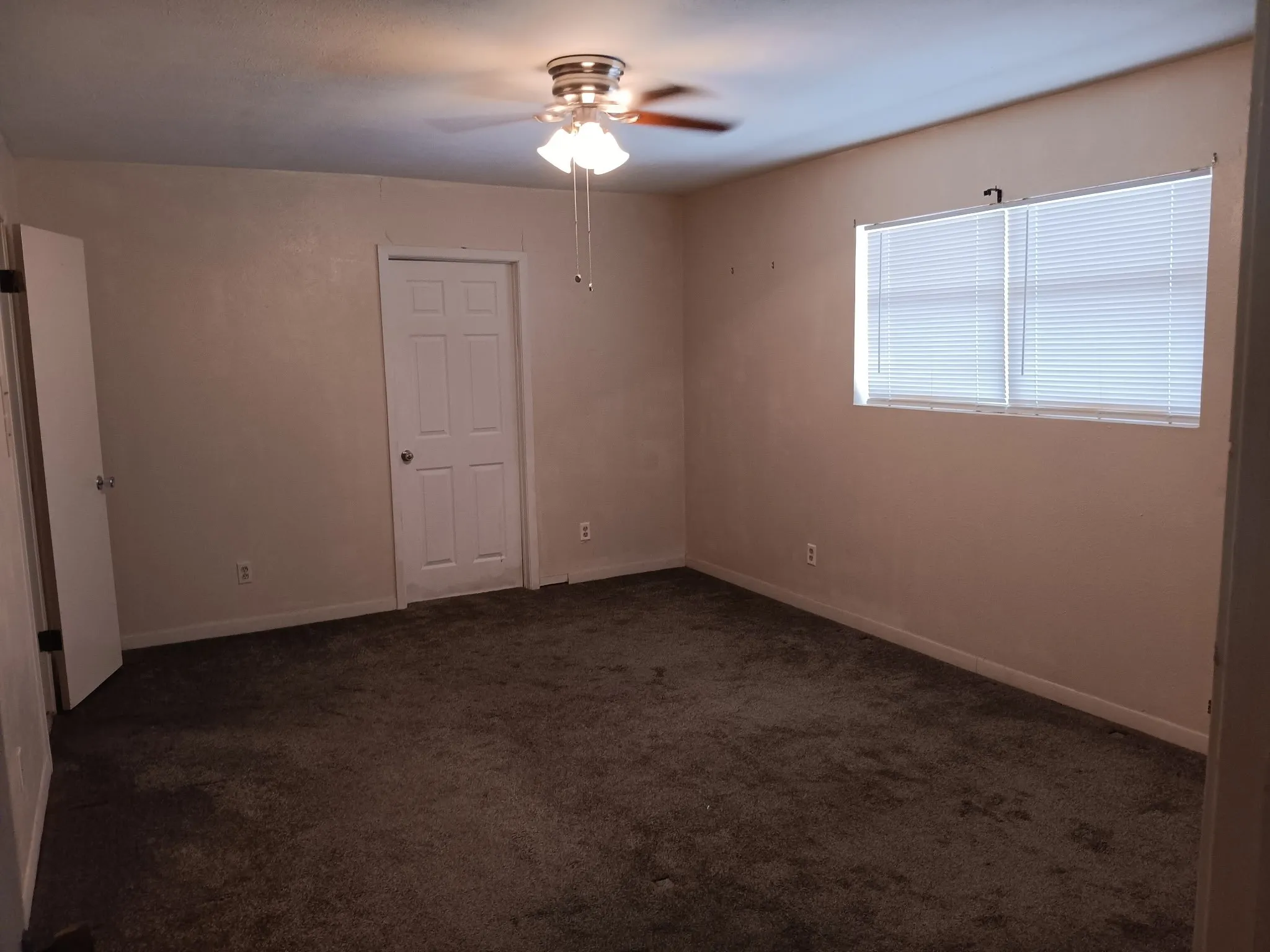 Single Family Residence For Sale in Comanche County , 100 Pecan Street, Gustine, Texas 76455, 3 Bedroom, 2 Bathroom, Garage spaces, 2,912 Sqft, built in 1975, mls#21396953, Real Estate Agent in Gustine, Homes For Sale in Comanche county, Homes For Sale in Gustine, Realtor in Gustine Texas, Real Estate Brokerage Independent Realty Texas, Luminita Cordes Realtor