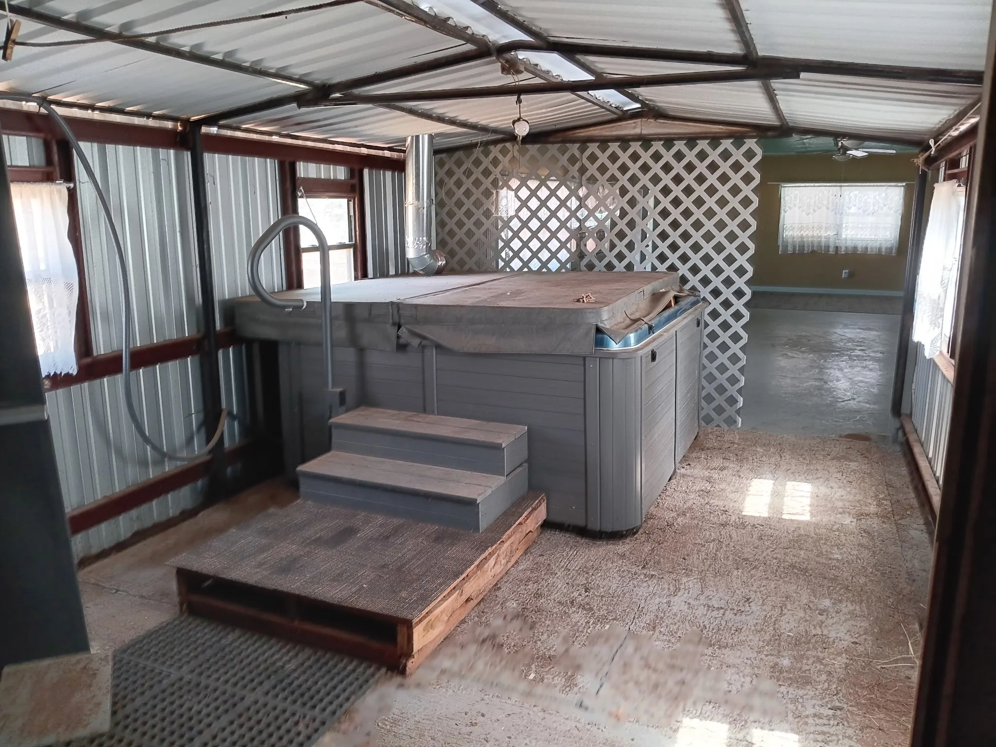 Single Family Residence For Sale in Comanche County , 100 Pecan Street, Gustine, Texas 76455, 3 Bedroom, 2 Bathroom, Garage spaces, 2,912 Sqft, built in 1975, mls#21396953, Real Estate Agent in Gustine, Homes For Sale in Comanche county, Homes For Sale in Gustine, Realtor in Gustine Texas, Real Estate Brokerage Independent Realty Texas, Luminita Cordes Realtor