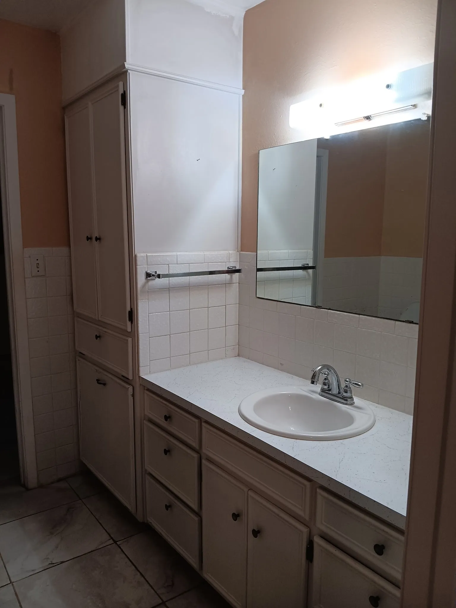 Single Family Residence For Sale in Comanche County , 100 Pecan Street, Gustine, Texas 76455, 3 Bedroom, 2 Bathroom, Garage spaces, 2,912 Sqft, built in 1975, mls#21396953, Real Estate Agent in Gustine, Homes For Sale in Comanche county, Homes For Sale in Gustine, Realtor in Gustine Texas, Real Estate Brokerage Independent Realty Texas, Luminita Cordes Realtor