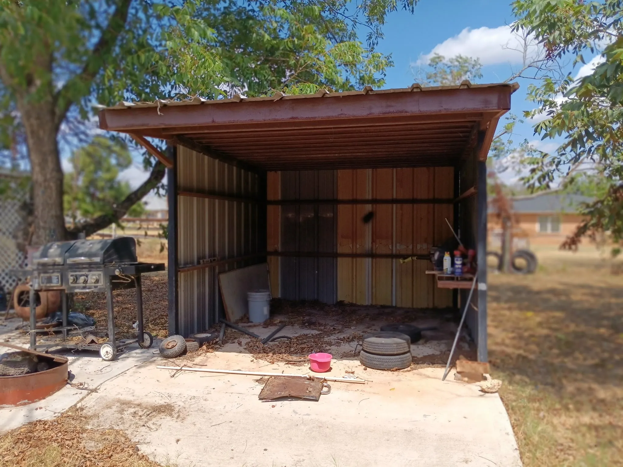 Single Family Residence For Sale in Comanche County , 100 Pecan Street, Gustine, Texas 76455, 3 Bedroom, 2 Bathroom, Garage spaces, 2,912 Sqft, built in 1975, mls#21396953, Real Estate Agent in Gustine, Homes For Sale in Comanche county, Homes For Sale in Gustine, Realtor in Gustine Texas, Real Estate Brokerage Independent Realty Texas, Luminita Cordes Realtor