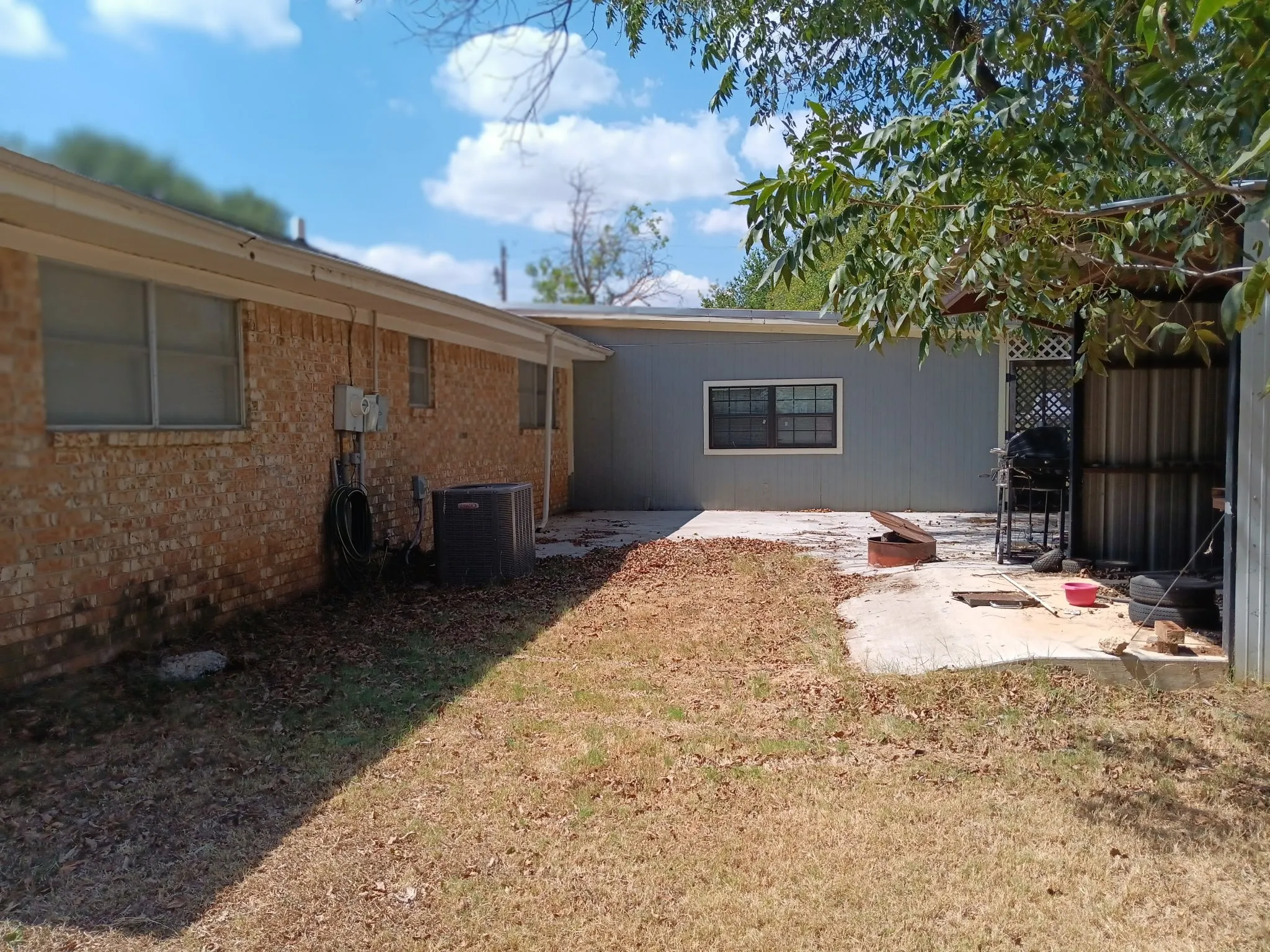 Single Family Residence For Sale in Comanche County , 100 Pecan Street, Gustine, Texas 76455, 3 Bedroom, 2 Bathroom, Garage spaces, 2,912 Sqft, built in 1975, mls#21396953, Real Estate Agent in Gustine, Homes For Sale in Comanche county, Homes For Sale in Gustine, Realtor in Gustine Texas, Real Estate Brokerage Independent Realty Texas, Luminita Cordes Realtor