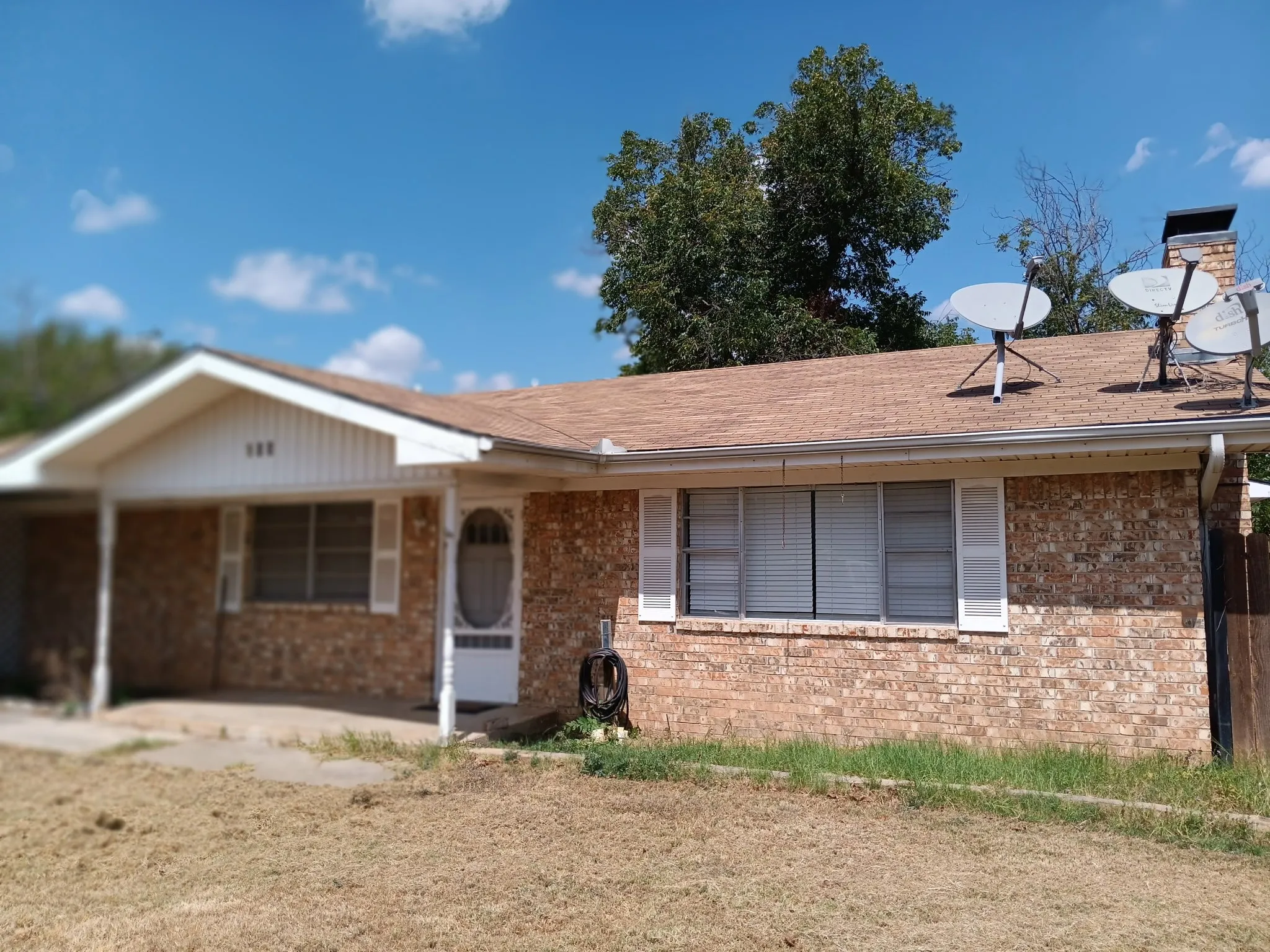 Single Family Residence For Sale in Comanche County , 100 Pecan Street, Gustine, Texas 76455, 3 Bedroom, 2 Bathroom, Garage spaces, 2,912 Sqft, built in 1975, mls#21396953, Real Estate Agent in Gustine, Homes For Sale in Comanche county, Homes For Sale in Gustine, Realtor in Gustine Texas, Real Estate Brokerage Independent Realty Texas, Luminita Cordes Realtor