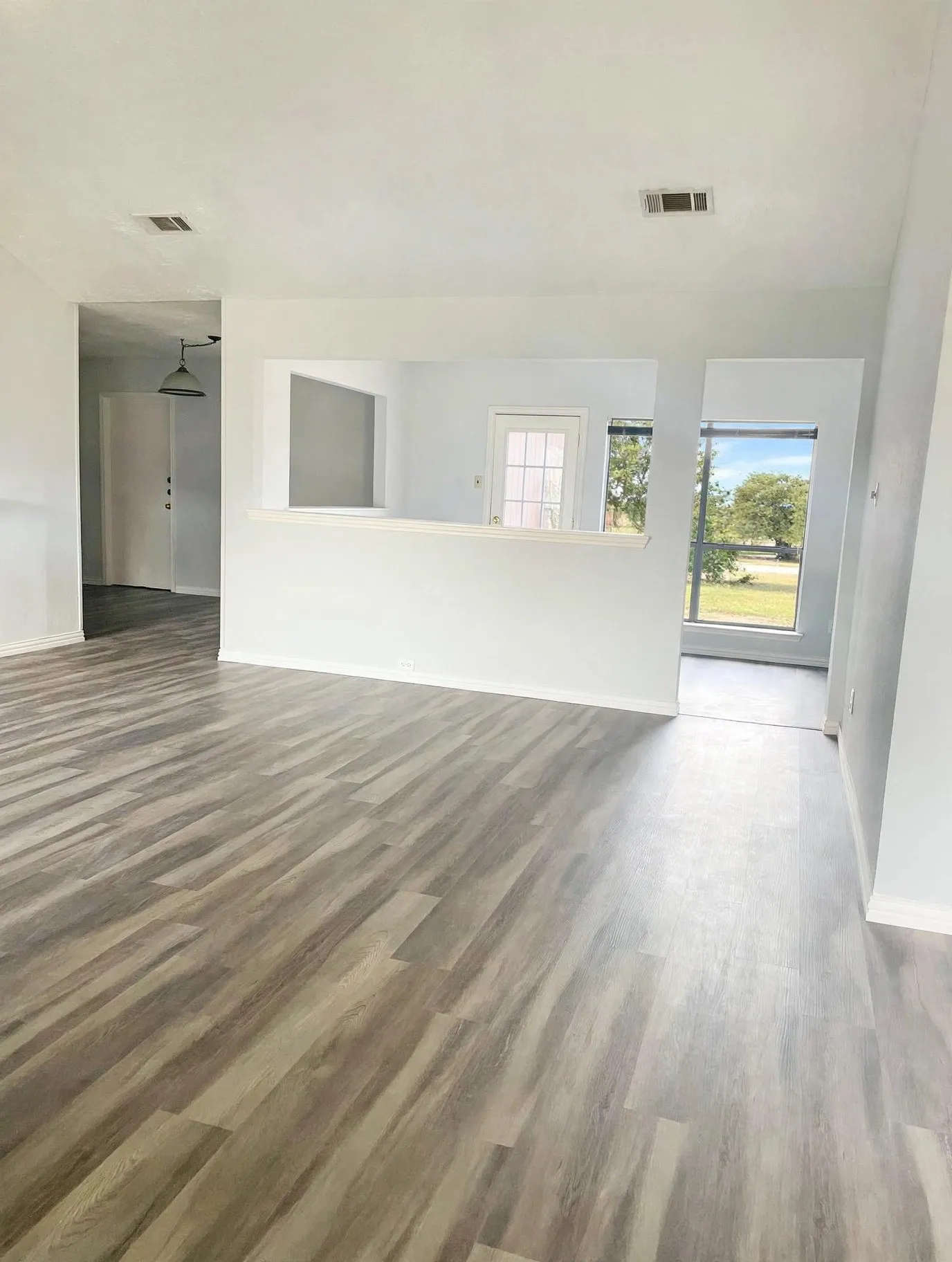 Single Family Residence For Rent in Collin County , 1341 Seabrook Drive, Plano, Texas 75023, 3 Bedroom, 2 Bathroom, 2 Garage spaces, 1,741 Sqft, built in 1982, mls#21403048, Real Estate Agent in Plano, Homes For Rent in Collin county, Homes For Rent in Plano, Realtor in Plano Texas, Real Estate Brokerage Independent Realty Texas, Luminita Cordes Realtor