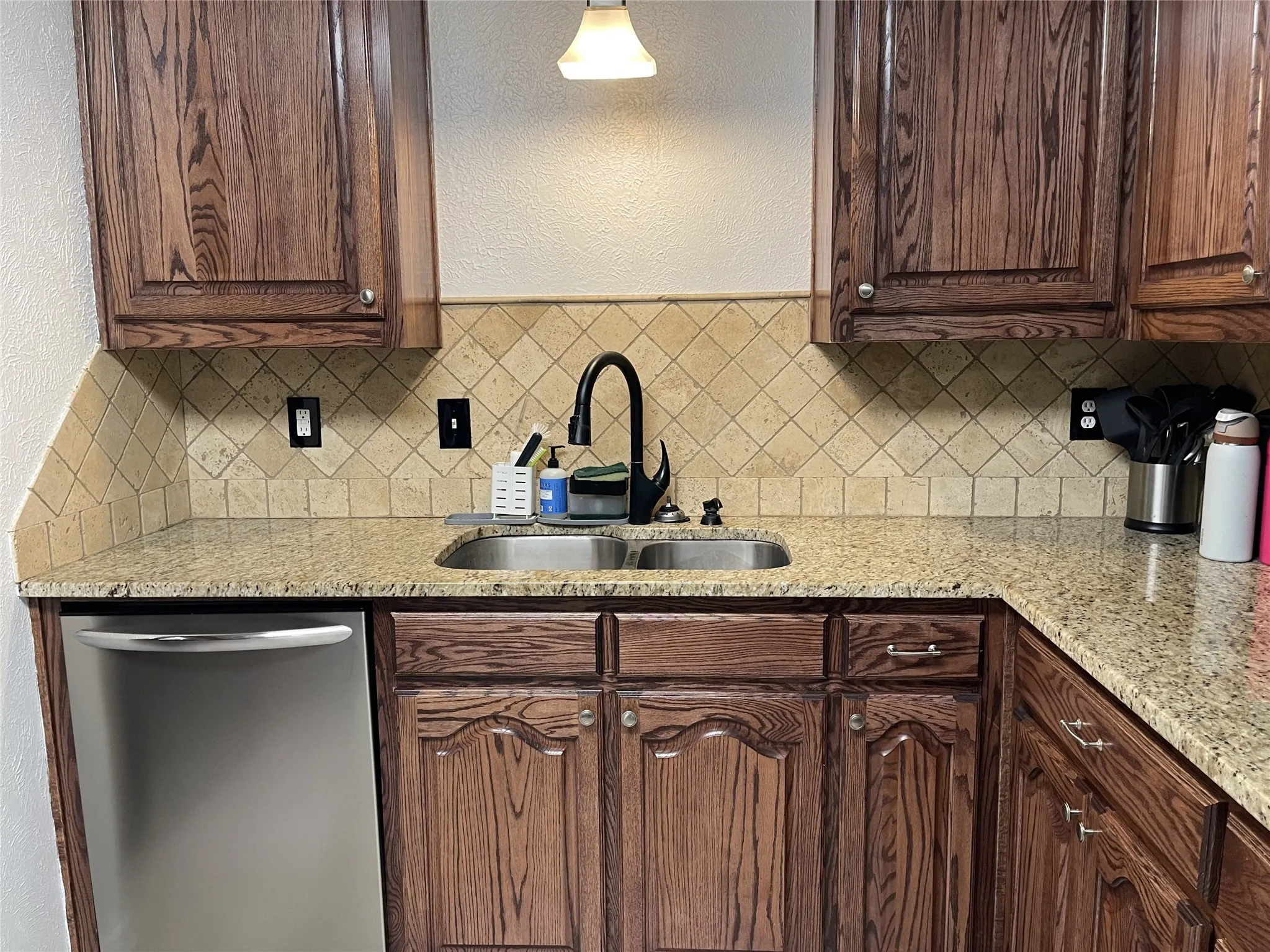 Single Family Residence For Sale in Freestone County , 1209 Magnolia, Teague, Texas 75860, 3 Bedroom, 2 Bathroom, Garage spaces, 1,620 Sqft, built in 1978, mls#21403038, Real Estate Agent in Teague, Homes For Sale in Freestone county, Homes For Sale in Teague, Realtor in Teague Texas, Real Estate Brokerage Independent Realty Texas, Luminita Cordes Realtor