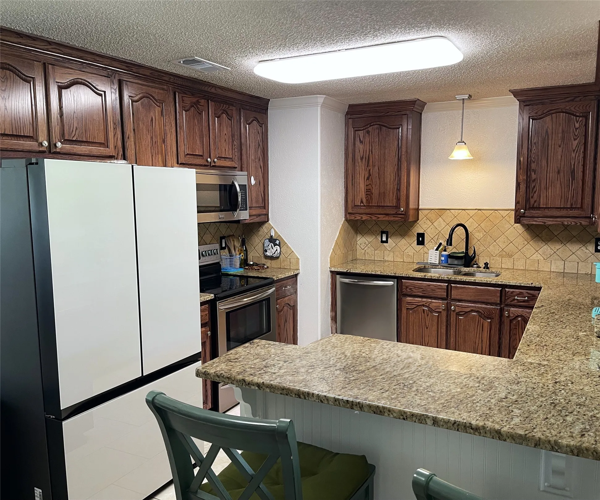 Single Family Residence For Sale in Freestone County , 1209 Magnolia, Teague, Texas 75860, 3 Bedroom, 2 Bathroom, Garage spaces, 1,620 Sqft, built in 1978, mls#21403038, Real Estate Agent in Teague, Homes For Sale in Freestone county, Homes For Sale in Teague, Realtor in Teague Texas, Real Estate Brokerage Independent Realty Texas, Luminita Cordes Realtor