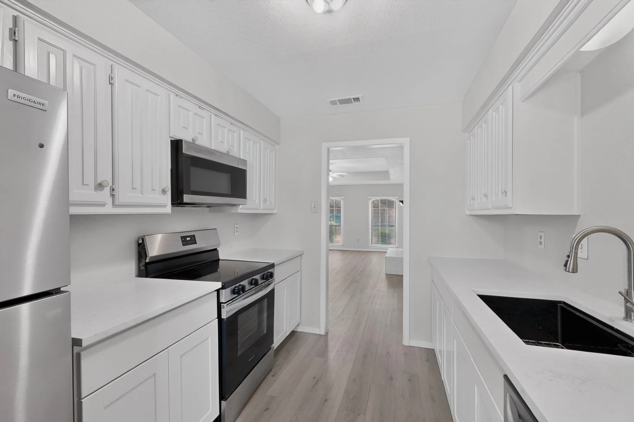 Apartment For Rent in Collin County , 528 Post Oak Lane, Allen, Texas 75002, 2 Bedroom, 2 Bathroom, Garage spaces, 1,272 Sqft, built in 1984, mls#21403052, Real Estate Agent in Allen, Homes For Rent in Collin county, Homes For Rent in Allen, Realtor in Allen Texas, Real Estate Brokerage Independent Realty Texas, Luminita Cordes Realtor