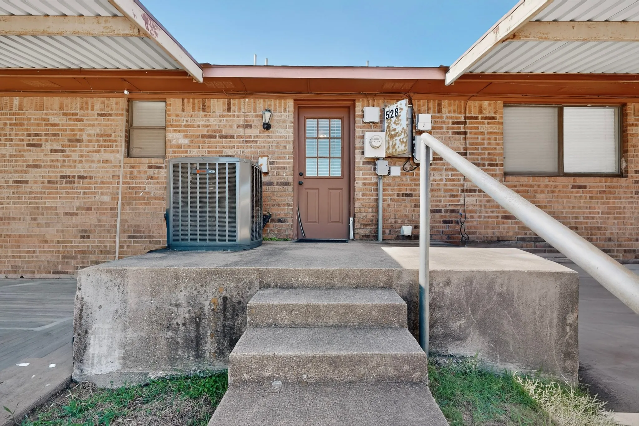 Apartment For Rent in Collin County , 528 Post Oak Lane, Allen, Texas 75002, 2 Bedroom, 2 Bathroom, Garage spaces, 1,272 Sqft, built in 1984, mls#21403052, Real Estate Agent in Allen, Homes For Rent in Collin county, Homes For Rent in Allen, Realtor in Allen Texas, Real Estate Brokerage Independent Realty Texas, Luminita Cordes Realtor