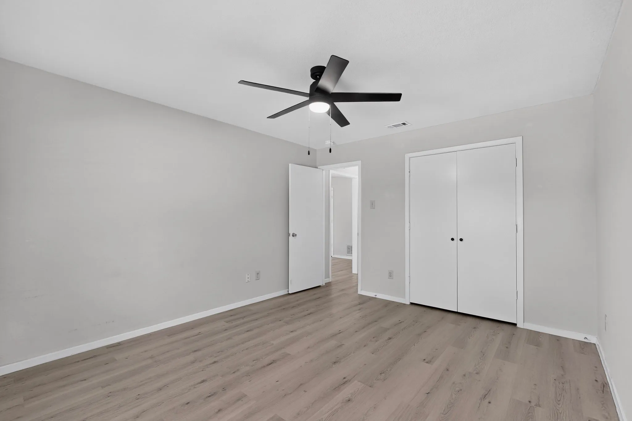 Apartment For Rent in Collin County , 528 Post Oak Lane, Allen, Texas 75002, 2 Bedroom, 2 Bathroom, Garage spaces, 1,272 Sqft, built in 1984, mls#21403052, Real Estate Agent in Allen, Homes For Rent in Collin county, Homes For Rent in Allen, Realtor in Allen Texas, Real Estate Brokerage Independent Realty Texas, Luminita Cordes Realtor