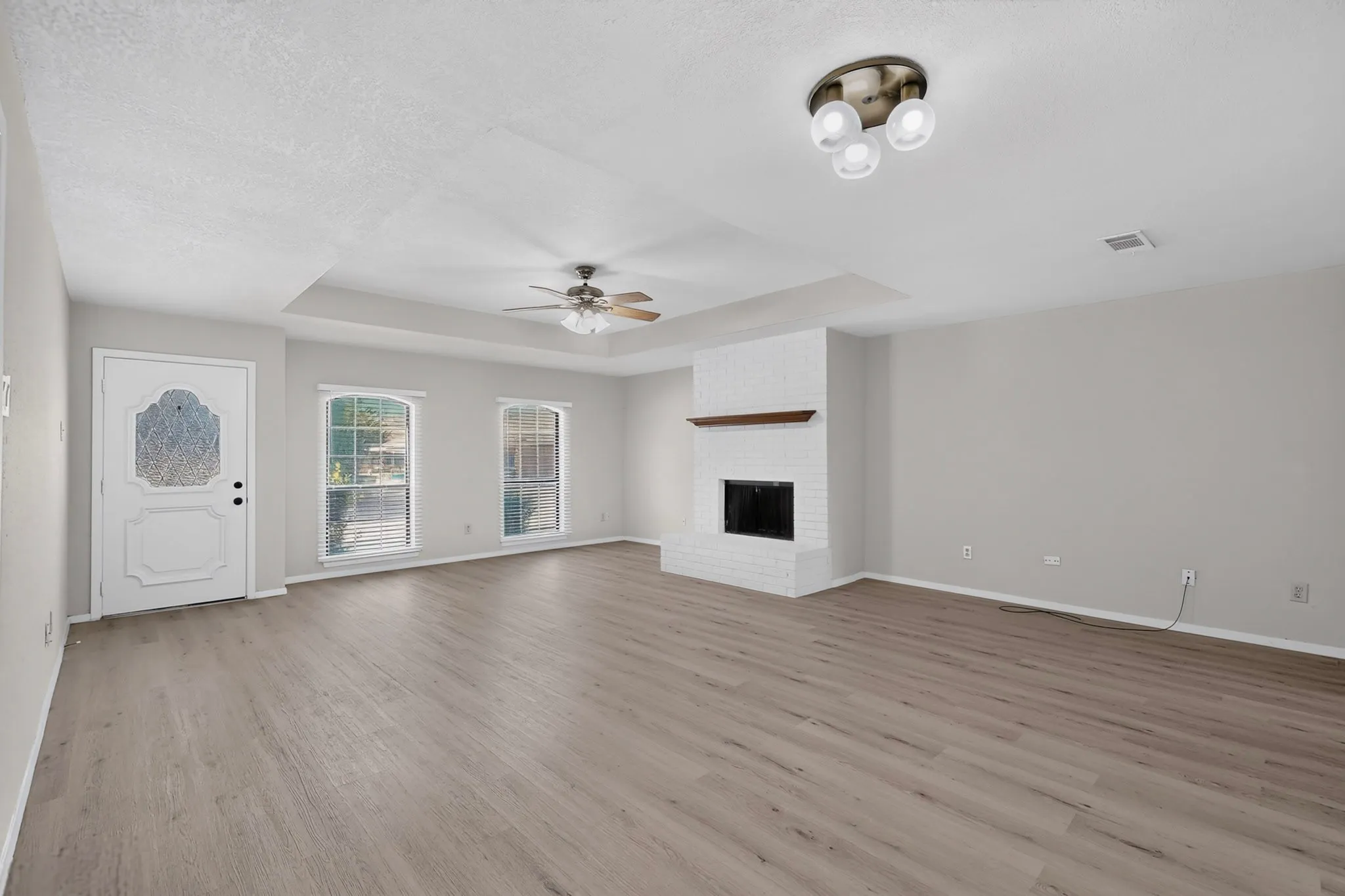 Apartment For Rent in Collin County , 528 Post Oak Lane, Allen, Texas 75002, 2 Bedroom, 2 Bathroom, Garage spaces, 1,272 Sqft, built in 1984, mls#21403052, Real Estate Agent in Allen, Homes For Rent in Collin county, Homes For Rent in Allen, Realtor in Allen Texas, Real Estate Brokerage Independent Realty Texas, Luminita Cordes Realtor