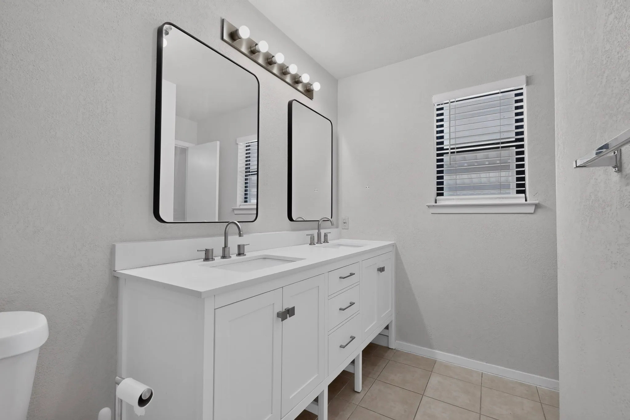 Apartment For Rent in Collin County , 528 Post Oak Lane, Allen, Texas 75002, 2 Bedroom, 2 Bathroom, Garage spaces, 1,272 Sqft, built in 1984, mls#21403052, Real Estate Agent in Allen, Homes For Rent in Collin county, Homes For Rent in Allen, Realtor in Allen Texas, Real Estate Brokerage Independent Realty Texas, Luminita Cordes Realtor