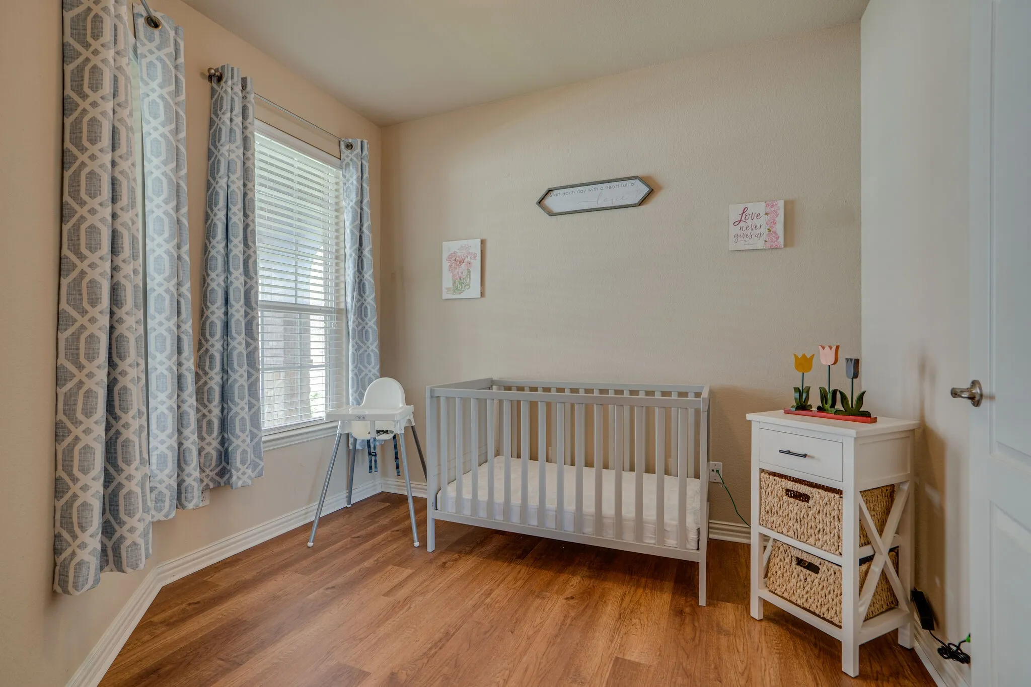 Wood-finish flooring with neutral wall tones