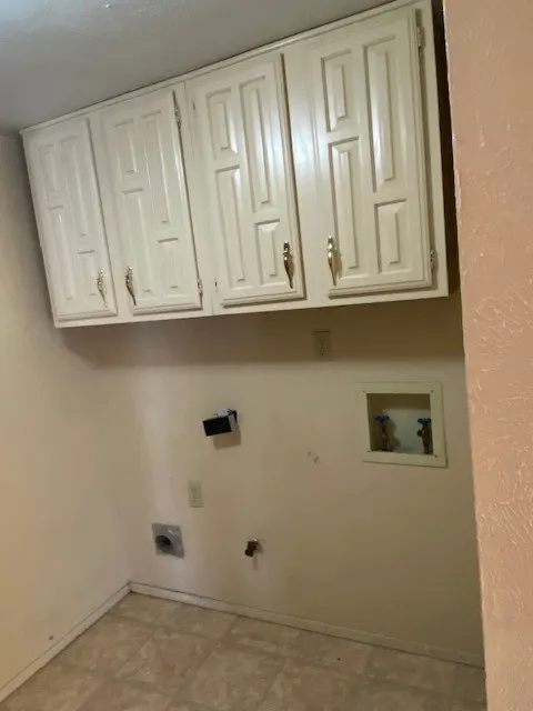 Single Family Residence For Sale in Dallas County , 3113 Pamela Place, Garland, Texas 75044, 3 Bedroom, 2 Bathroom, 2 Garage spaces, 1,989 Sqft, built in 1977, mls#21400973, Real Estate Agent in Garland, Homes For Sale in Dallas county, Homes For Sale in Garland, Realtor in Garland Texas, Real Estate Brokerage Independent Realty Texas, Luminita Cordes Realtor