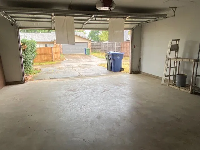 Single Family Residence For Sale in Dallas County , 3113 Pamela Place, Garland, Texas 75044, 3 Bedroom, 2 Bathroom, 2 Garage spaces, 1,989 Sqft, built in 1977, mls#21400973, Real Estate Agent in Garland, Homes For Sale in Dallas county, Homes For Sale in Garland, Realtor in Garland Texas, Real Estate Brokerage Independent Realty Texas, Luminita Cordes Realtor