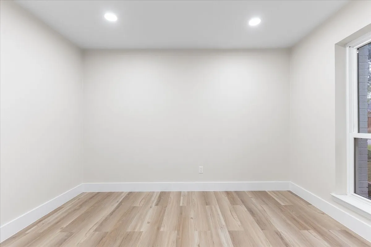 Single Family Residence For Sale in Dallas County , 3514 Chellen Drive, Farmers Branch, Texas 75234, 3 Bedroom, 2 Bathroom, 2 Garage spaces, 2,026 Sqft, built in 1967, mls#21401765, Real Estate Agent in Farmers Branch, Homes For Sale in Dallas county, Homes For Sale in Farmers Branch, Realtor in Farmers Branch Texas, Real Estate Brokerage Independent Realty Texas, Luminita Cordes Realtor