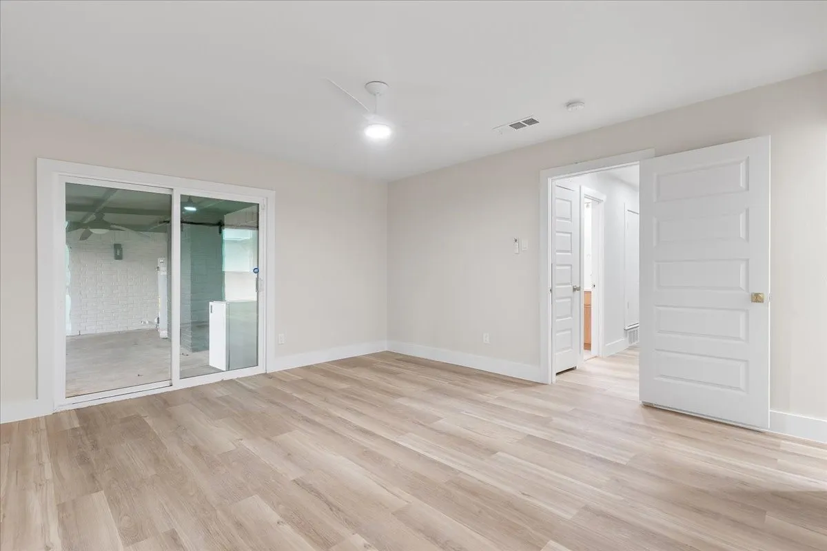 Single Family Residence For Sale in Dallas County , 3514 Chellen Drive, Farmers Branch, Texas 75234, 3 Bedroom, 2 Bathroom, 2 Garage spaces, 2,026 Sqft, built in 1967, mls#21401765, Real Estate Agent in Farmers Branch, Homes For Sale in Dallas county, Homes For Sale in Farmers Branch, Realtor in Farmers Branch Texas, Real Estate Brokerage Independent Realty Texas, Luminita Cordes Realtor