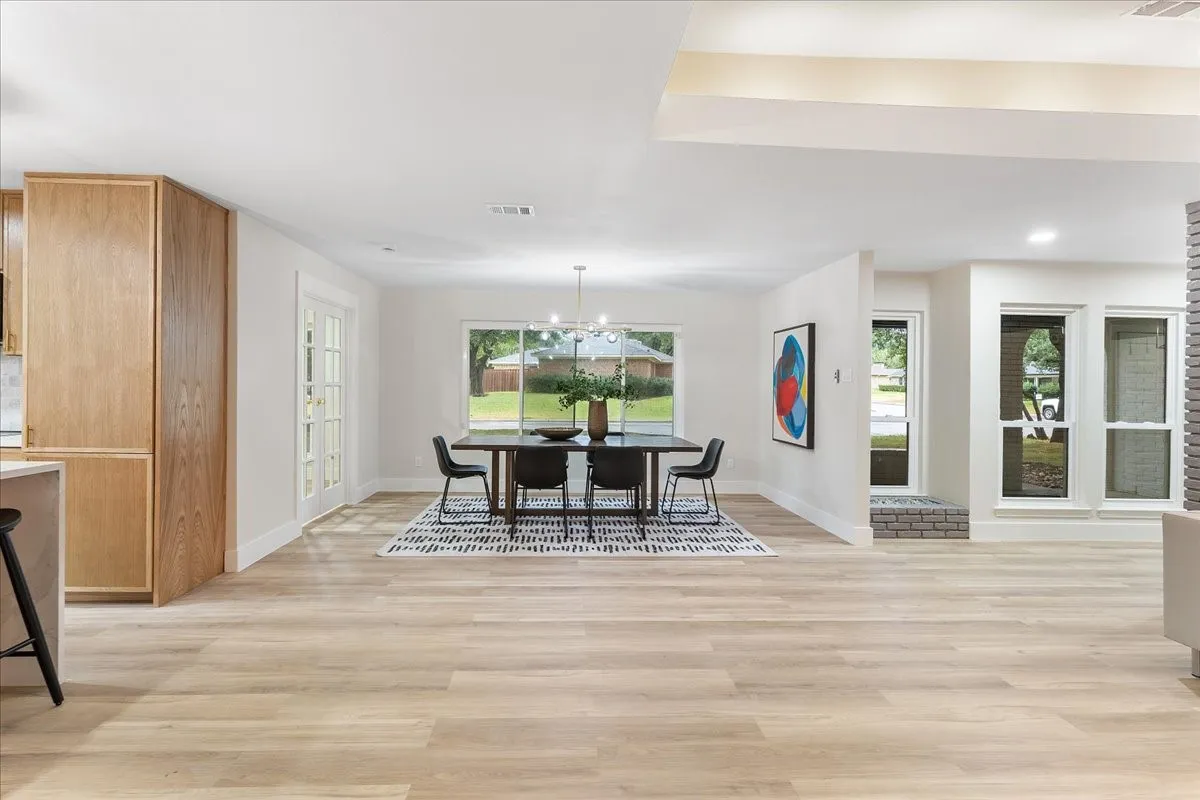 Single Family Residence For Sale in Dallas County , 3514 Chellen Drive, Farmers Branch, Texas 75234, 3 Bedroom, 2 Bathroom, 2 Garage spaces, 2,026 Sqft, built in 1967, mls#21401765, Real Estate Agent in Farmers Branch, Homes For Sale in Dallas county, Homes For Sale in Farmers Branch, Realtor in Farmers Branch Texas, Real Estate Brokerage Independent Realty Texas, Luminita Cordes Realtor
