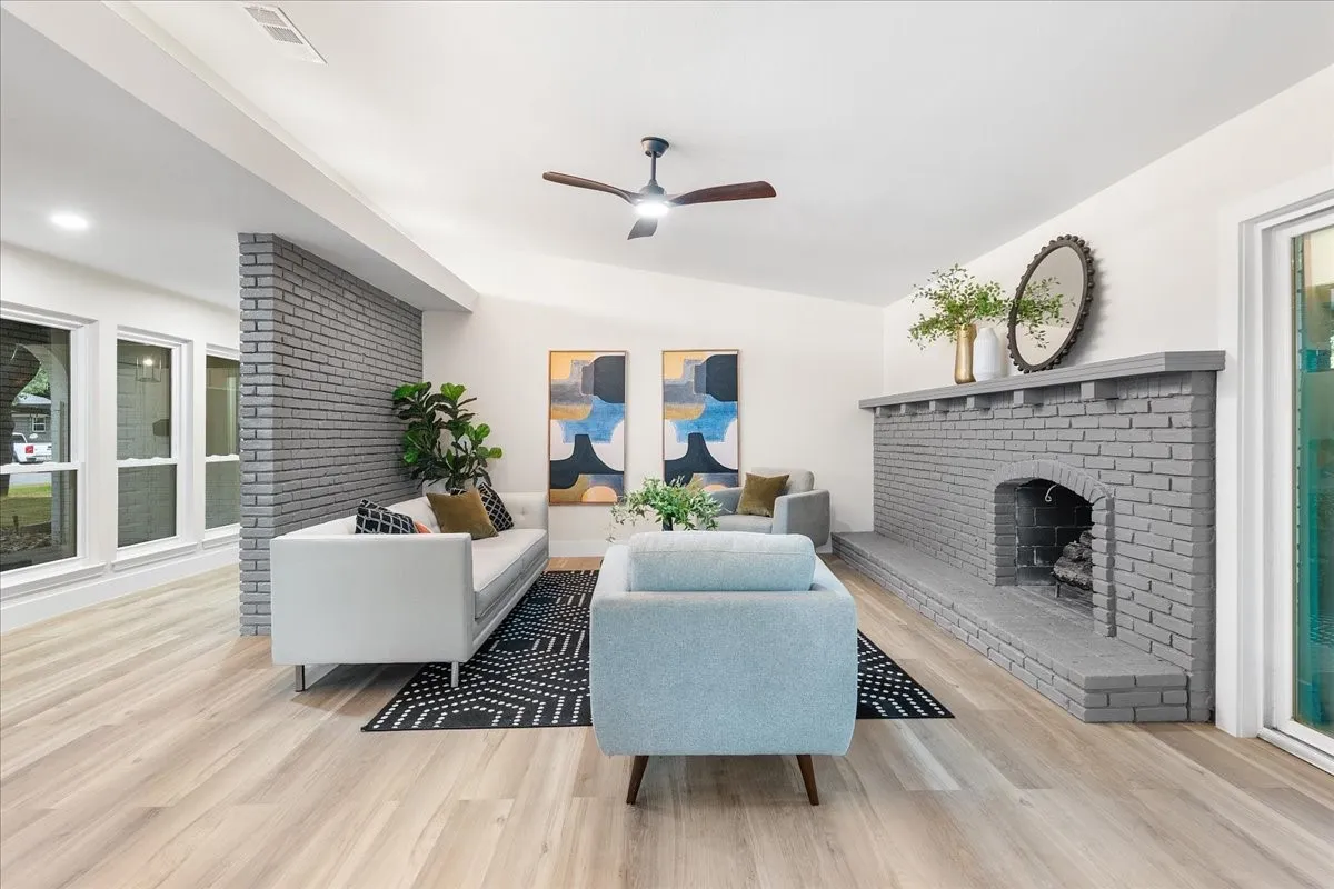 Single Family Residence For Sale in Dallas County , 3514 Chellen Drive, Farmers Branch, Texas 75234, 3 Bedroom, 2 Bathroom, 2 Garage spaces, 2,026 Sqft, built in 1967, mls#21401765, Real Estate Agent in Farmers Branch, Homes For Sale in Dallas county, Homes For Sale in Farmers Branch, Realtor in Farmers Branch Texas, Real Estate Brokerage Independent Realty Texas, Luminita Cordes Realtor