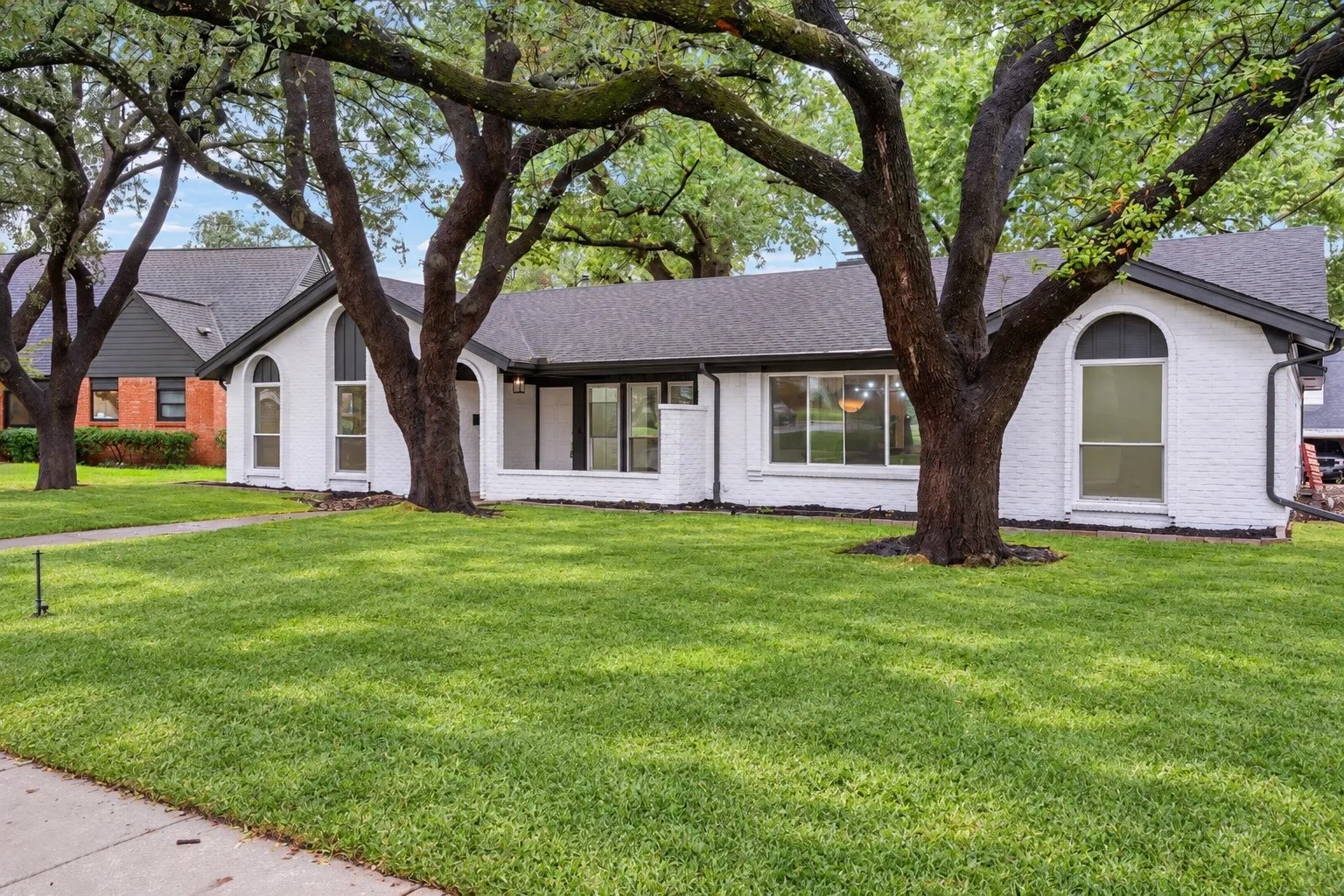 Single Family Residence For Sale in Dallas County , 3514 Chellen Drive, Farmers Branch, Texas 75234, 3 Bedroom, 2 Bathroom, 2 Garage spaces, 2,026 Sqft, built in 1967, mls#21401765, Real Estate Agent in Farmers Branch, Homes For Sale in Dallas county, Homes For Sale in Farmers Branch, Realtor in Farmers Branch Texas, Real Estate Brokerage Independent Realty Texas, Luminita Cordes Realtor
