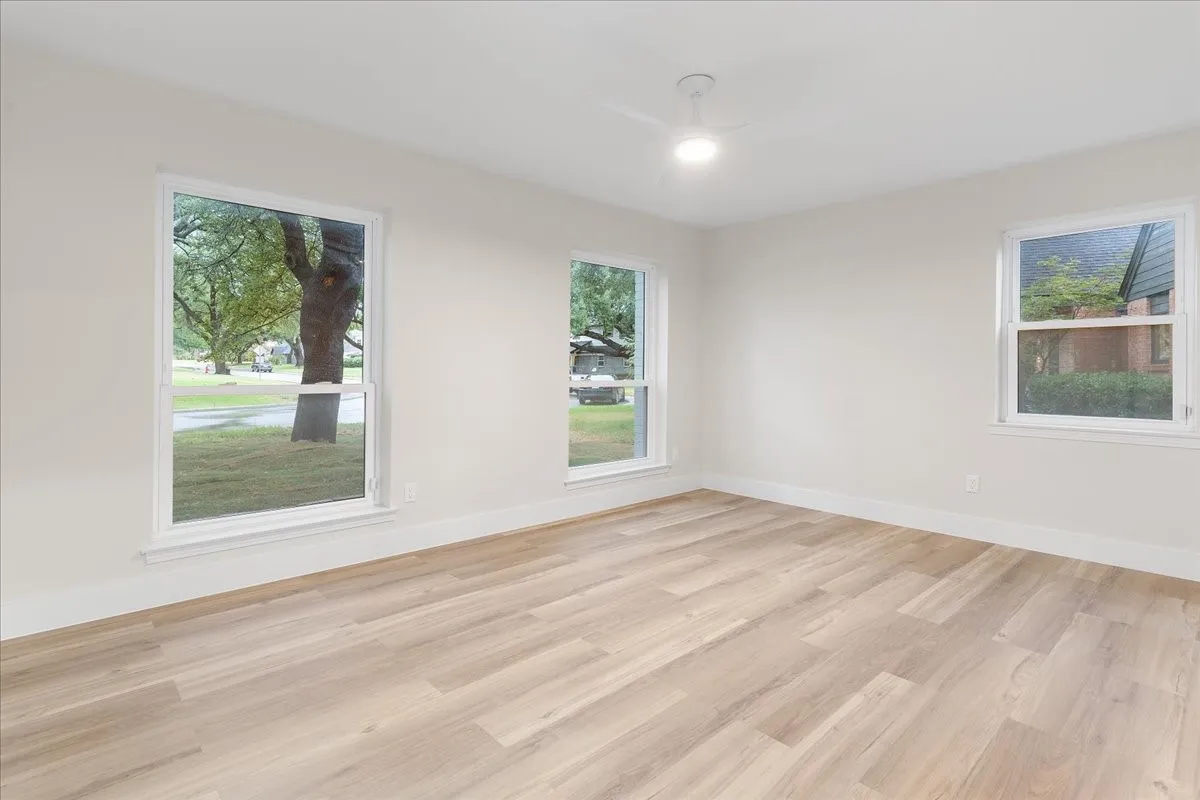 Single Family Residence For Sale in Dallas County , 3514 Chellen Drive, Farmers Branch, Texas 75234, 3 Bedroom, 2 Bathroom, 2 Garage spaces, 2,026 Sqft, built in 1967, mls#21401765, Real Estate Agent in Farmers Branch, Homes For Sale in Dallas county, Homes For Sale in Farmers Branch, Realtor in Farmers Branch Texas, Real Estate Brokerage Independent Realty Texas, Luminita Cordes Realtor