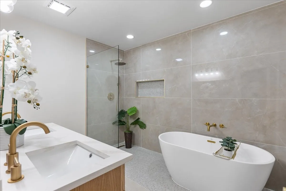 Single Family Residence For Sale in Dallas County , 3514 Chellen Drive, Farmers Branch, Texas 75234, 3 Bedroom, 2 Bathroom, 2 Garage spaces, 2,026 Sqft, built in 1967, mls#21401765, Real Estate Agent in Farmers Branch, Homes For Sale in Dallas county, Homes For Sale in Farmers Branch, Realtor in Farmers Branch Texas, Real Estate Brokerage Independent Realty Texas, Luminita Cordes Realtor