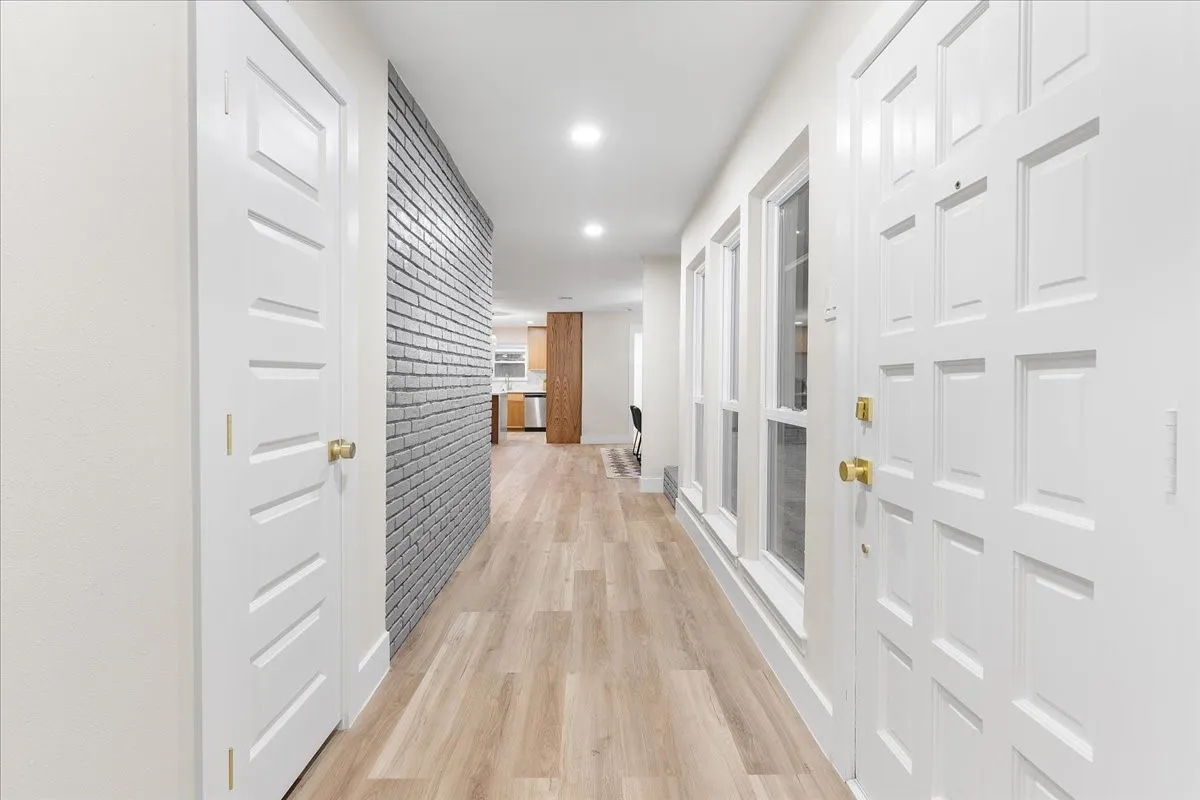 Single Family Residence For Sale in Dallas County , 3514 Chellen Drive, Farmers Branch, Texas 75234, 3 Bedroom, 2 Bathroom, 2 Garage spaces, 2,026 Sqft, built in 1967, mls#21401765, Real Estate Agent in Farmers Branch, Homes For Sale in Dallas county, Homes For Sale in Farmers Branch, Realtor in Farmers Branch Texas, Real Estate Brokerage Independent Realty Texas, Luminita Cordes Realtor