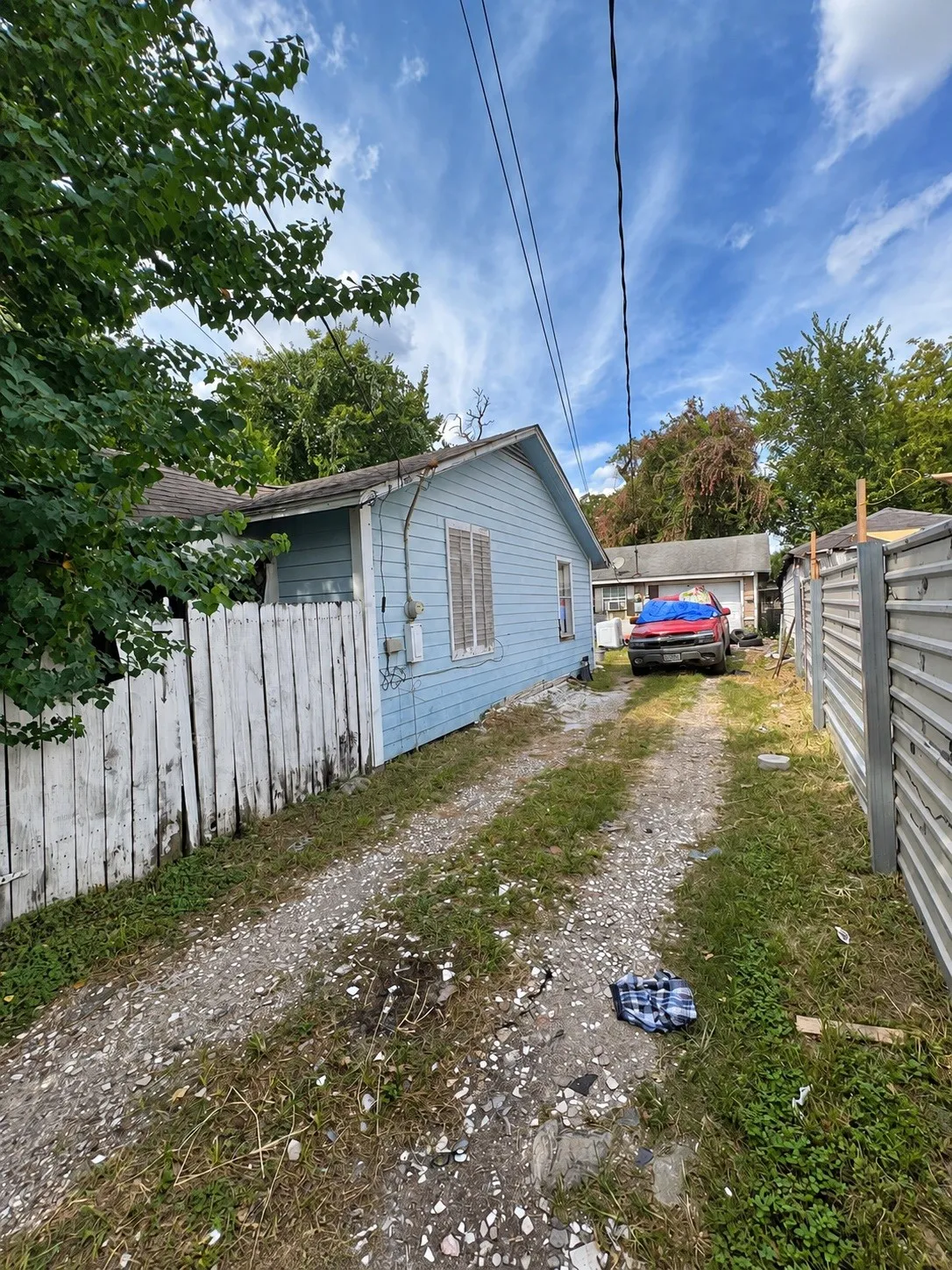 Single Family Residence For Sale in Harris County , 7213 Cowart Street, Houston, Texas 77020, 3 Bedroom, 2 Bathroom, 1 Garage spaces, 1,328 Sqft, built in 1940, mls#21402778, Real Estate Agent in Houston, Homes For Sale in Harris county, Homes For Sale in Houston, Realtor in Houston Texas, Real Estate Brokerage Independent Realty Texas, Luminita Cordes Realtor